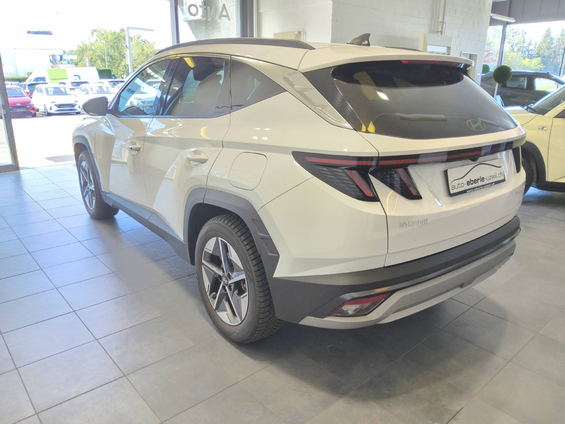 HYUNDAI Tucson 1.6 T-GDi PHEV Amplia 4WD-image-4