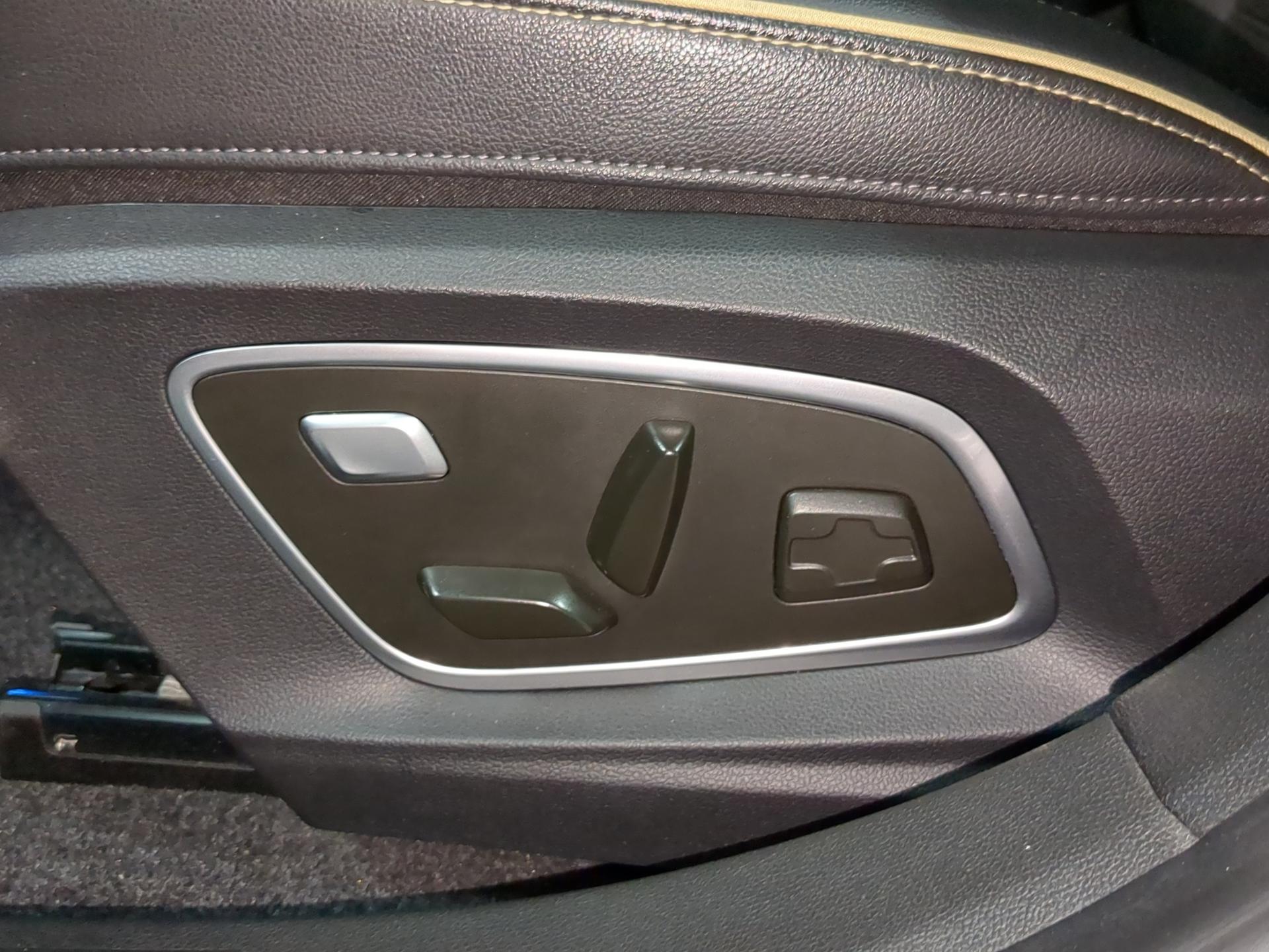 RENAULT Mégane E-TECH EV60 Iconic-image-17