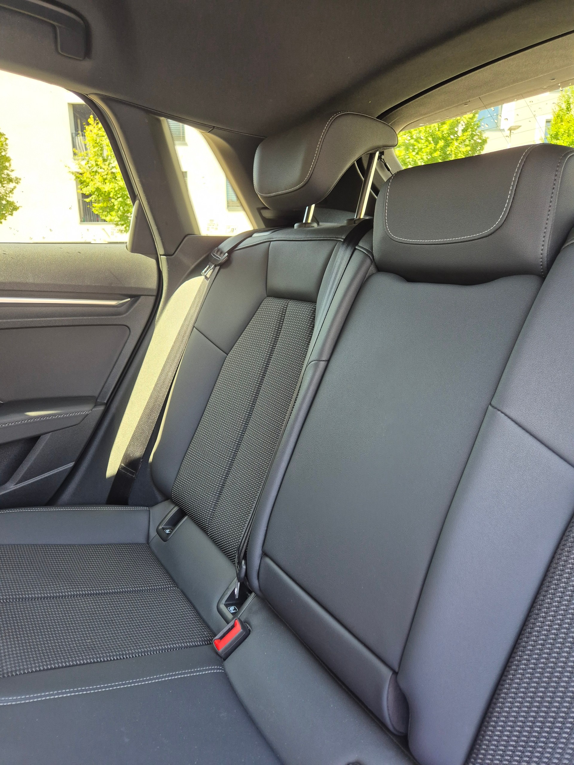 AUDI 1.5 35 TFSI S Line S-Tronic-image-5