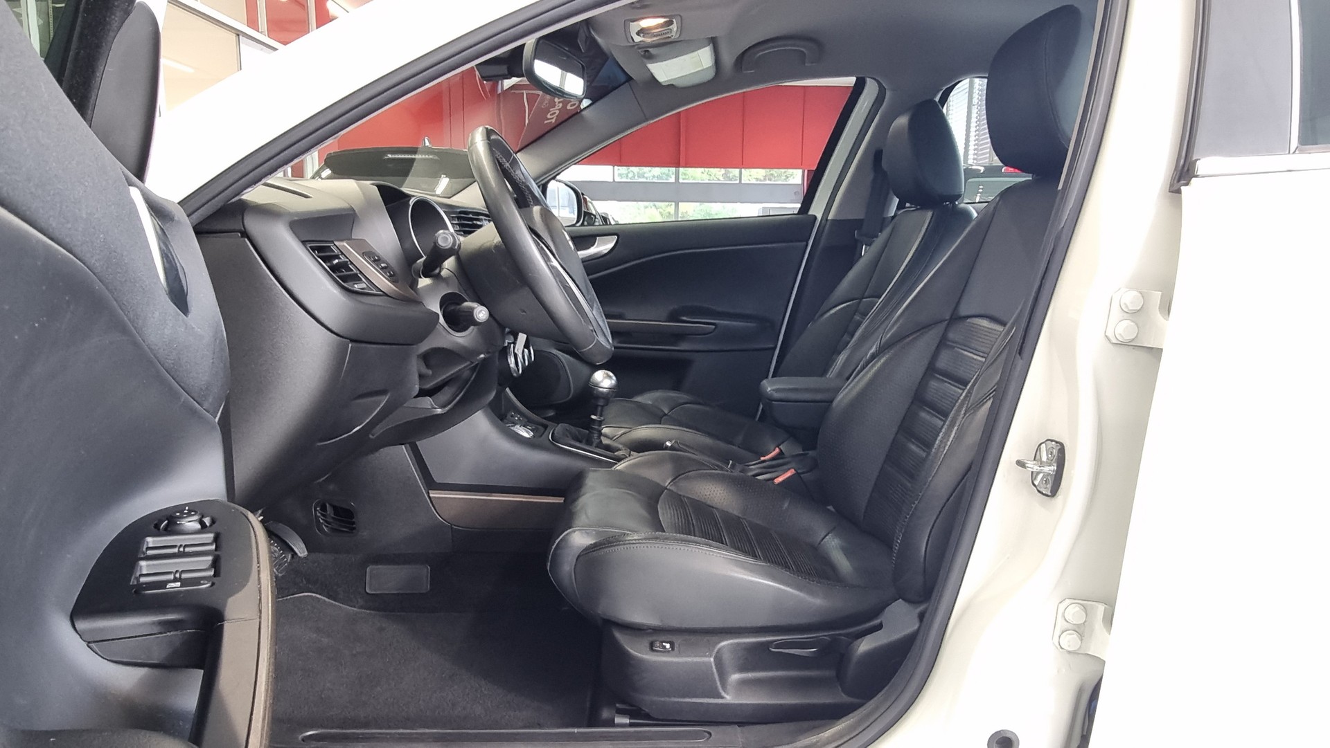 ALFA ROMEO Giulietta 1.4 TB MA 170 Distinctive-image-14