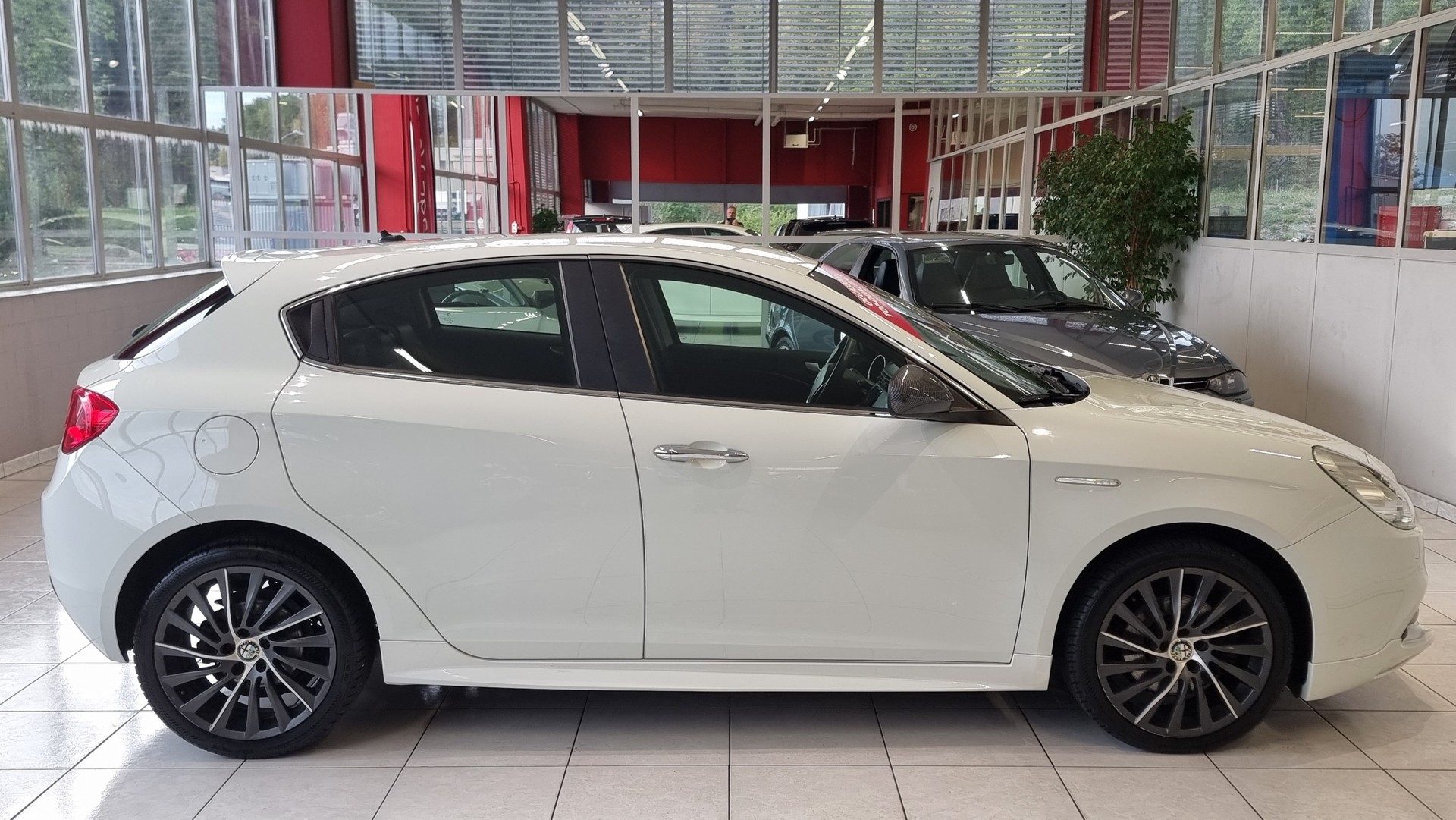 ALFA ROMEO Giulietta 1.4 TB MA 170 Distinctive-image-5