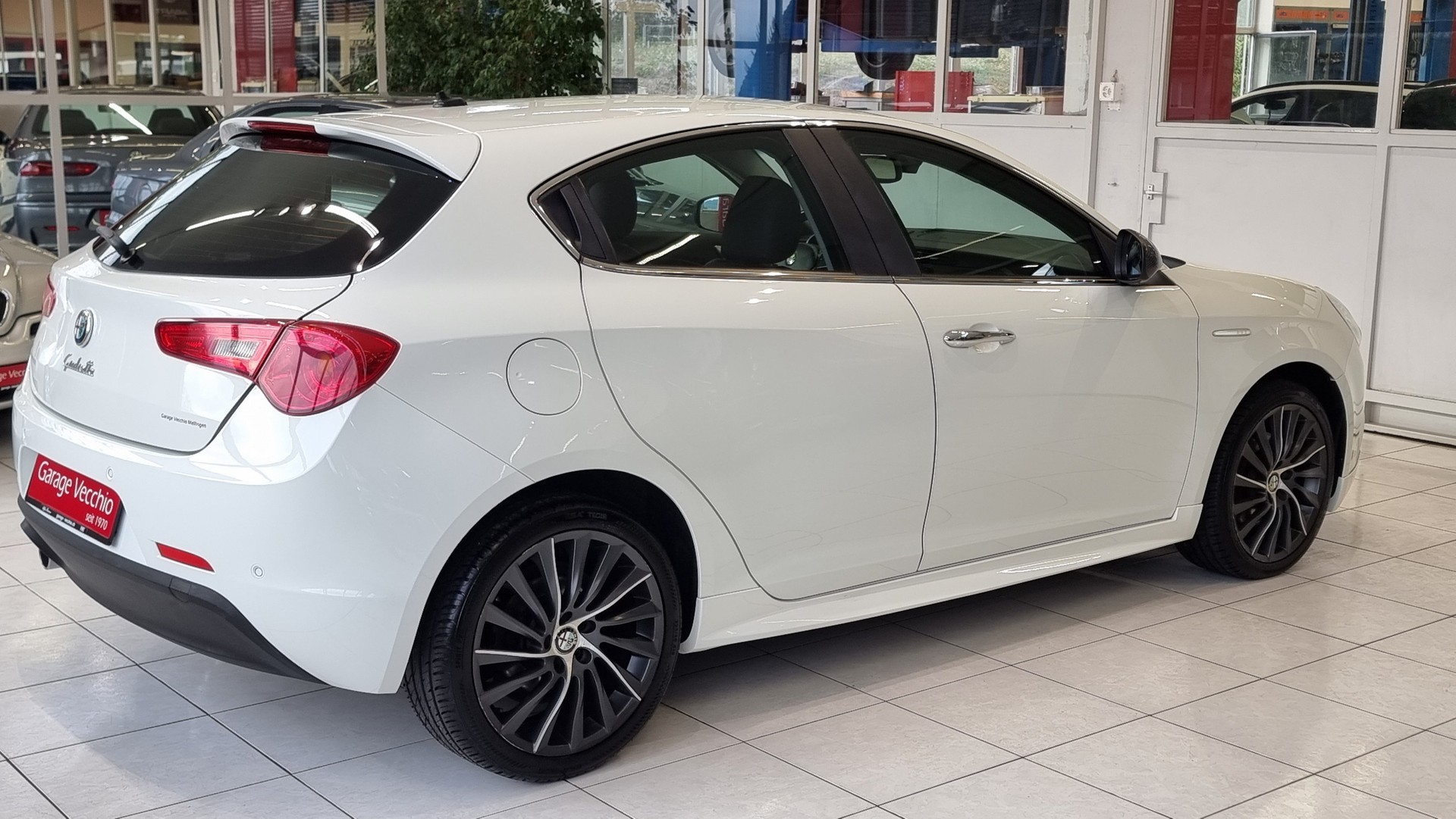 ALFA ROMEO Giulietta 1.4 TB MA 170 Distinctive-image-4