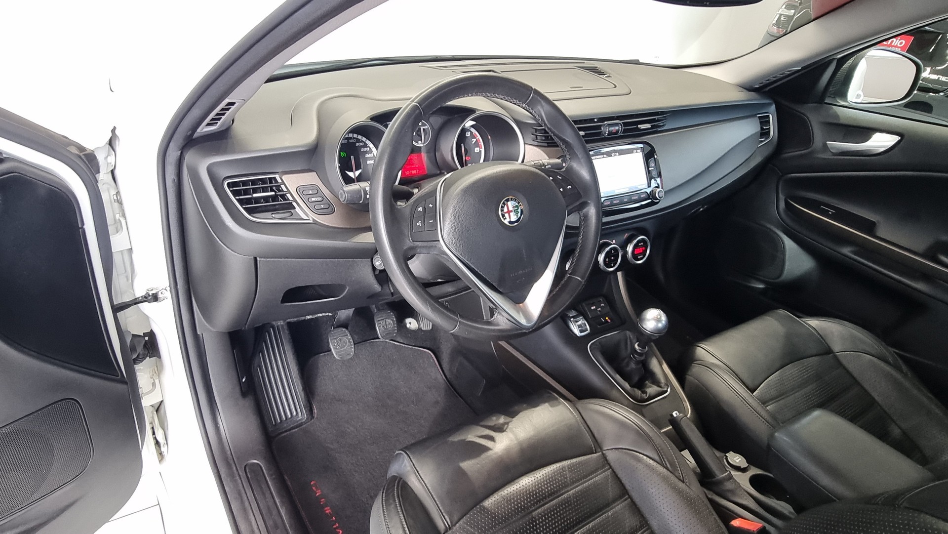 ALFA ROMEO Giulietta 1.4 TB MA 170 Distinctive-image-15