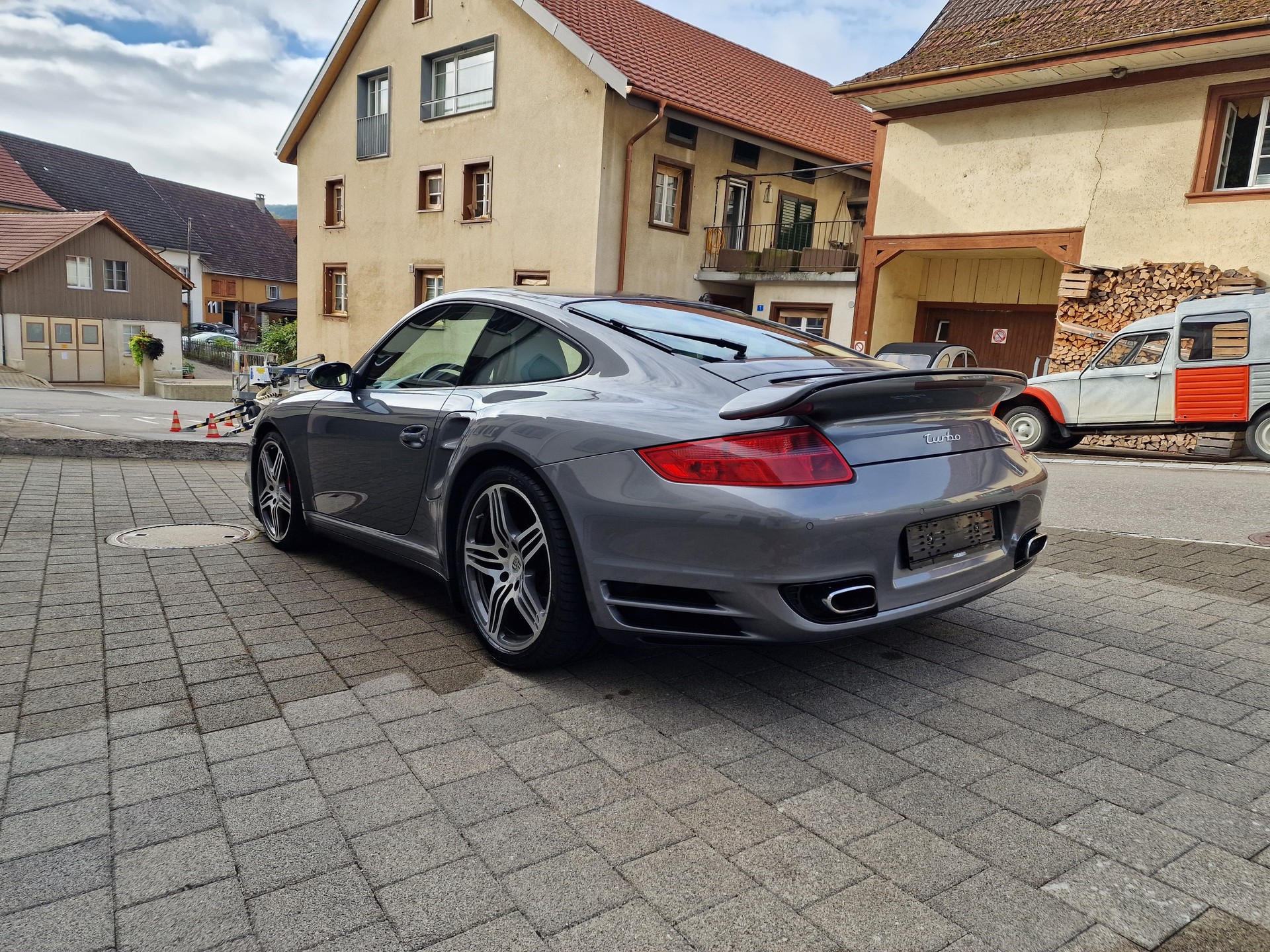 PORSCHE 911 Turbo-image-4