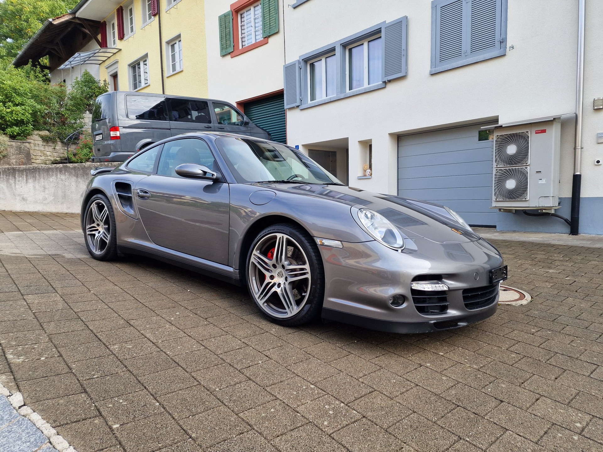 PORSCHE 911 Turbo-image-0