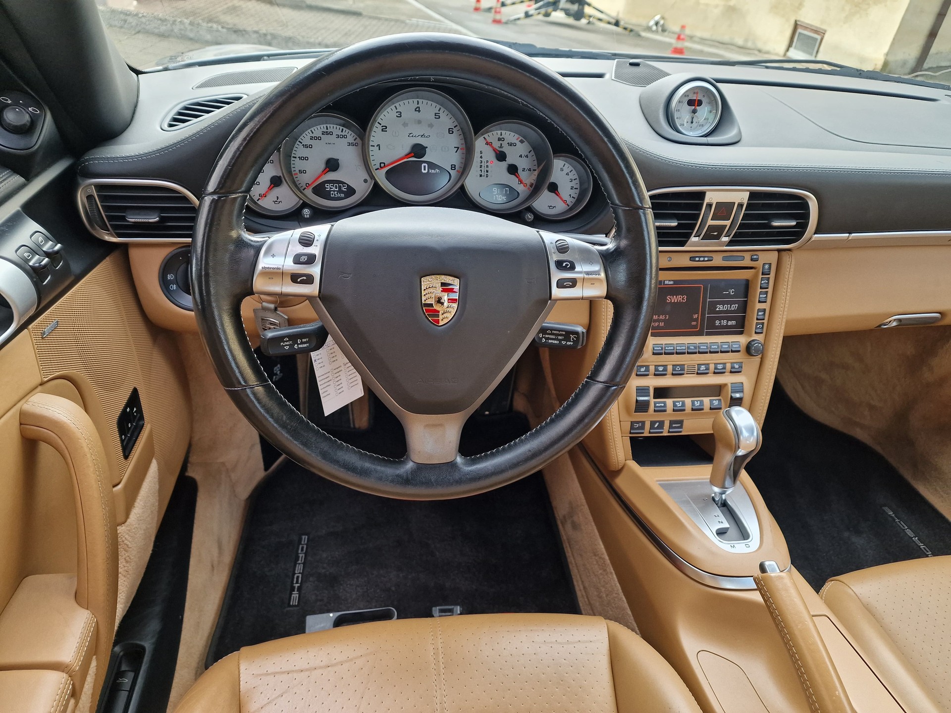 PORSCHE 911 Turbo-image-10