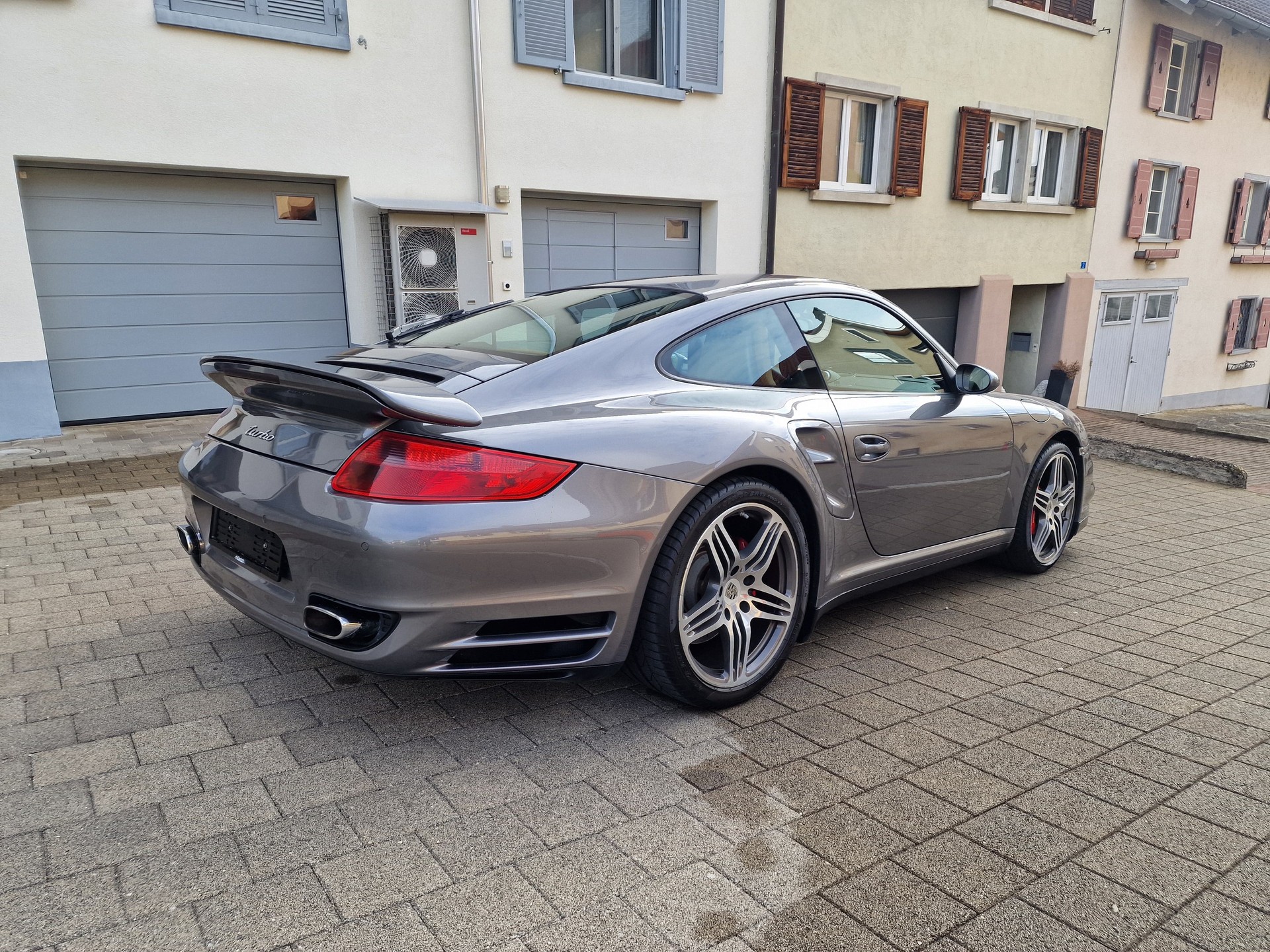 PORSCHE 911 Turbo-image-5
