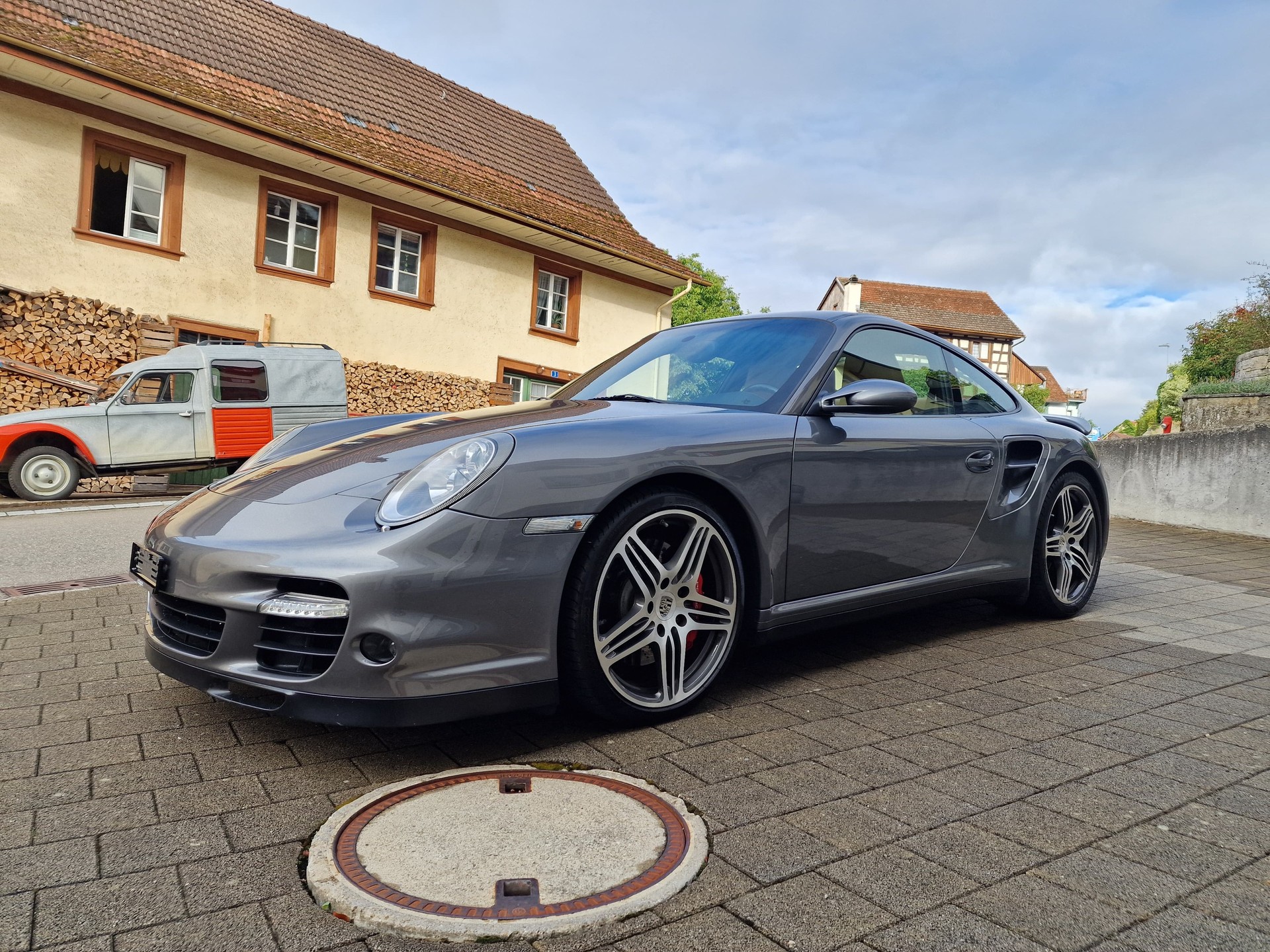 PORSCHE 911 Turbo-image-2