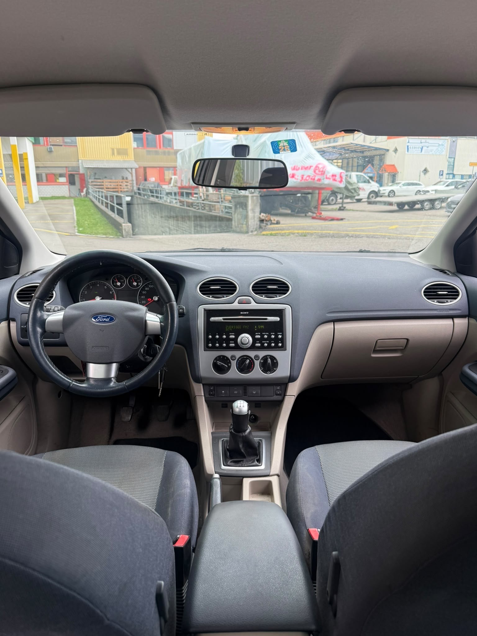 FORD Focus 2.0i Trend-image-9