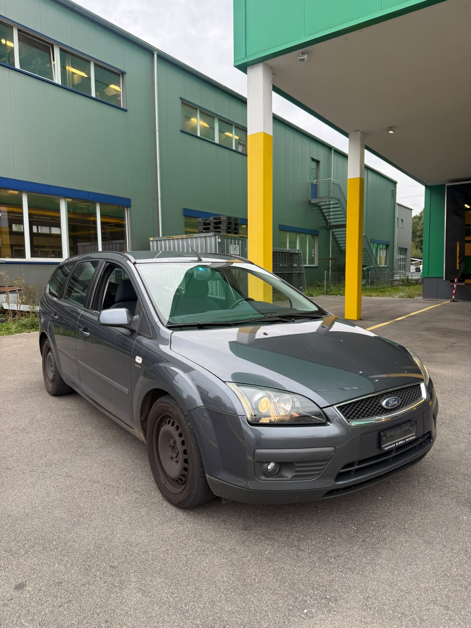 FORD Focus 2.0i Trend-image-0