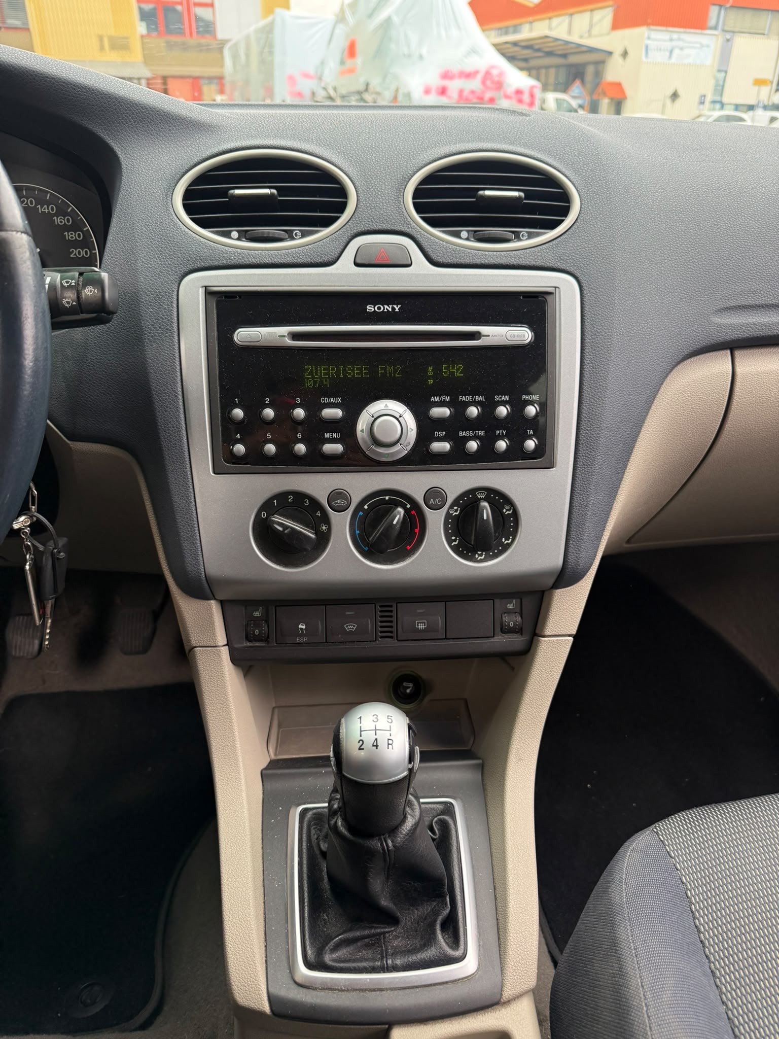 FORD Focus 2.0i Trend-image-13