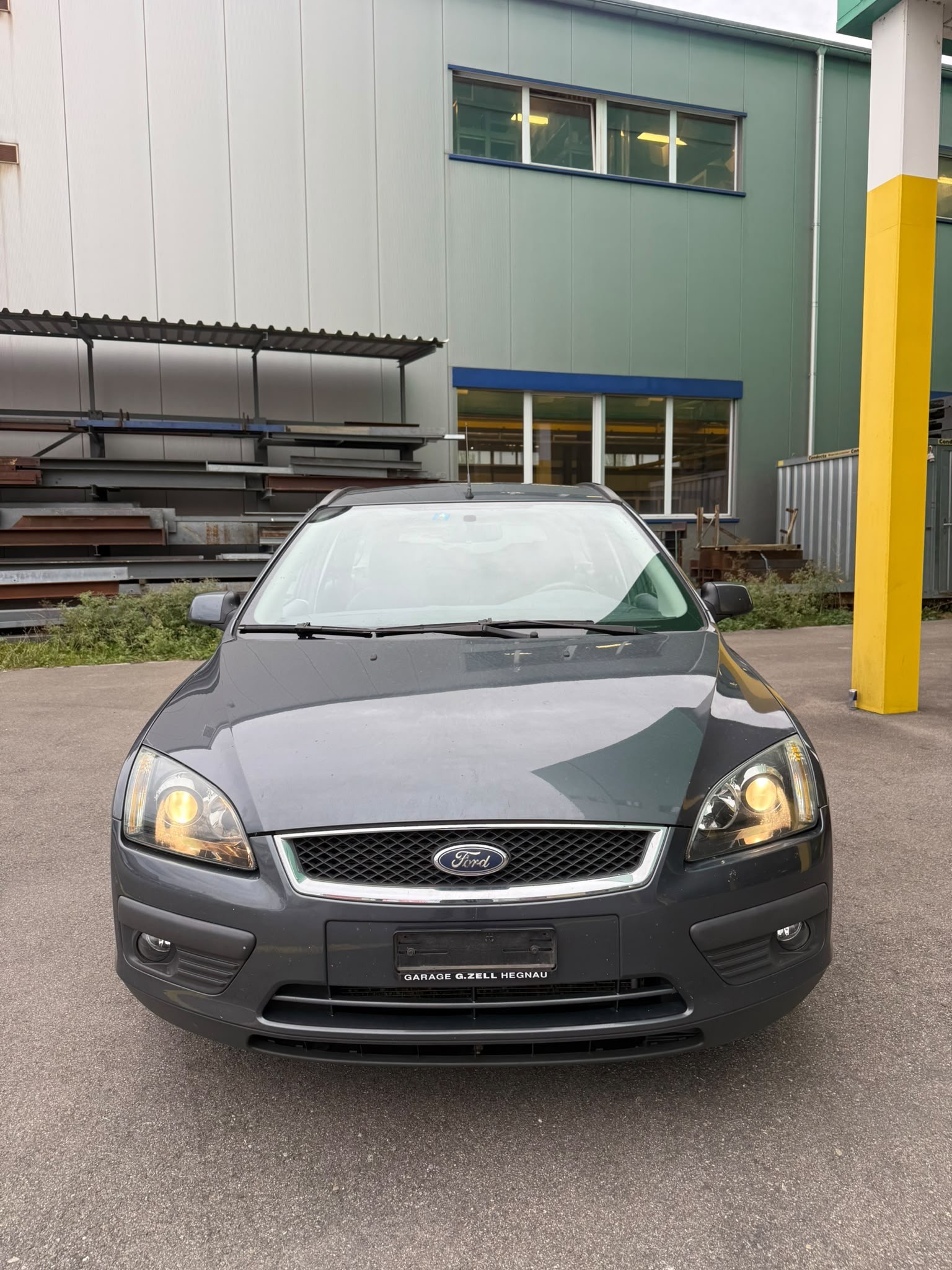 FORD Focus 2.0i Trend-image-1
