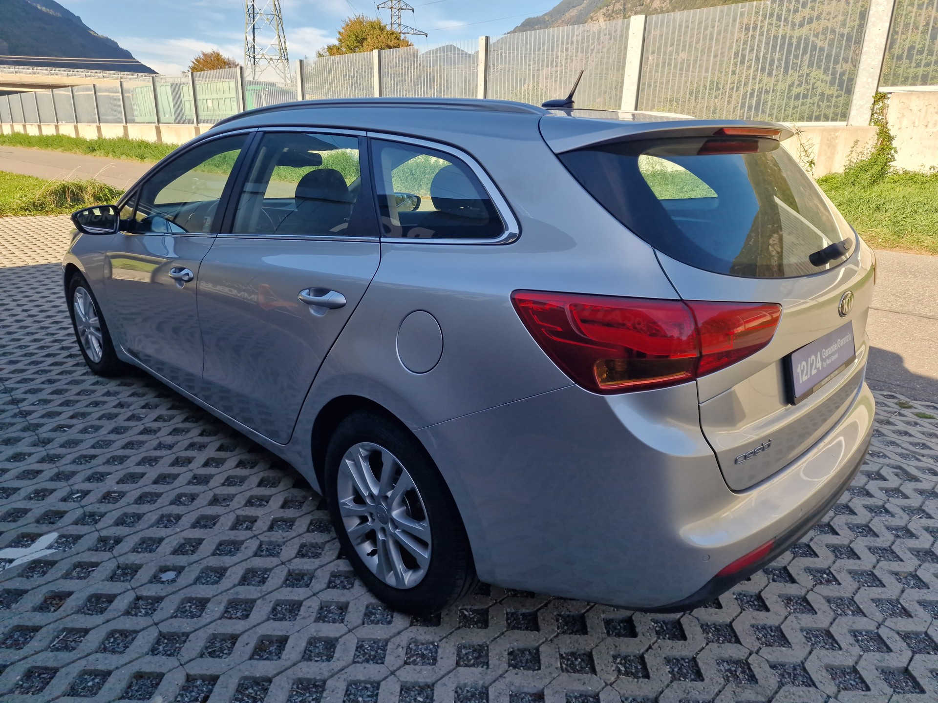 KIA Cee'd Sportswagon 1.6 GDi Trend DCT-image-4