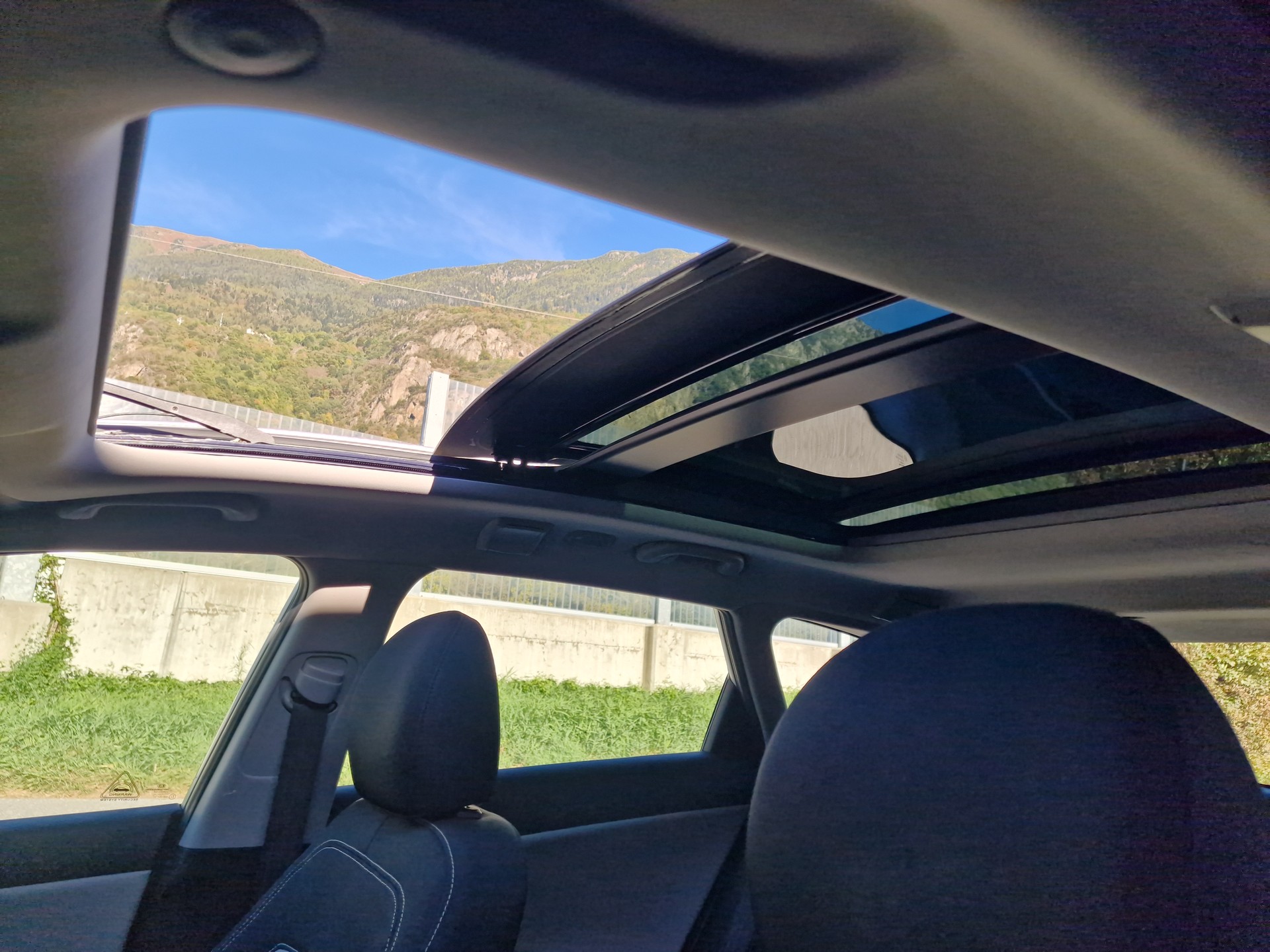 KIA Cee'd Sportswagon 1.6 GDi Trend DCT-image-11