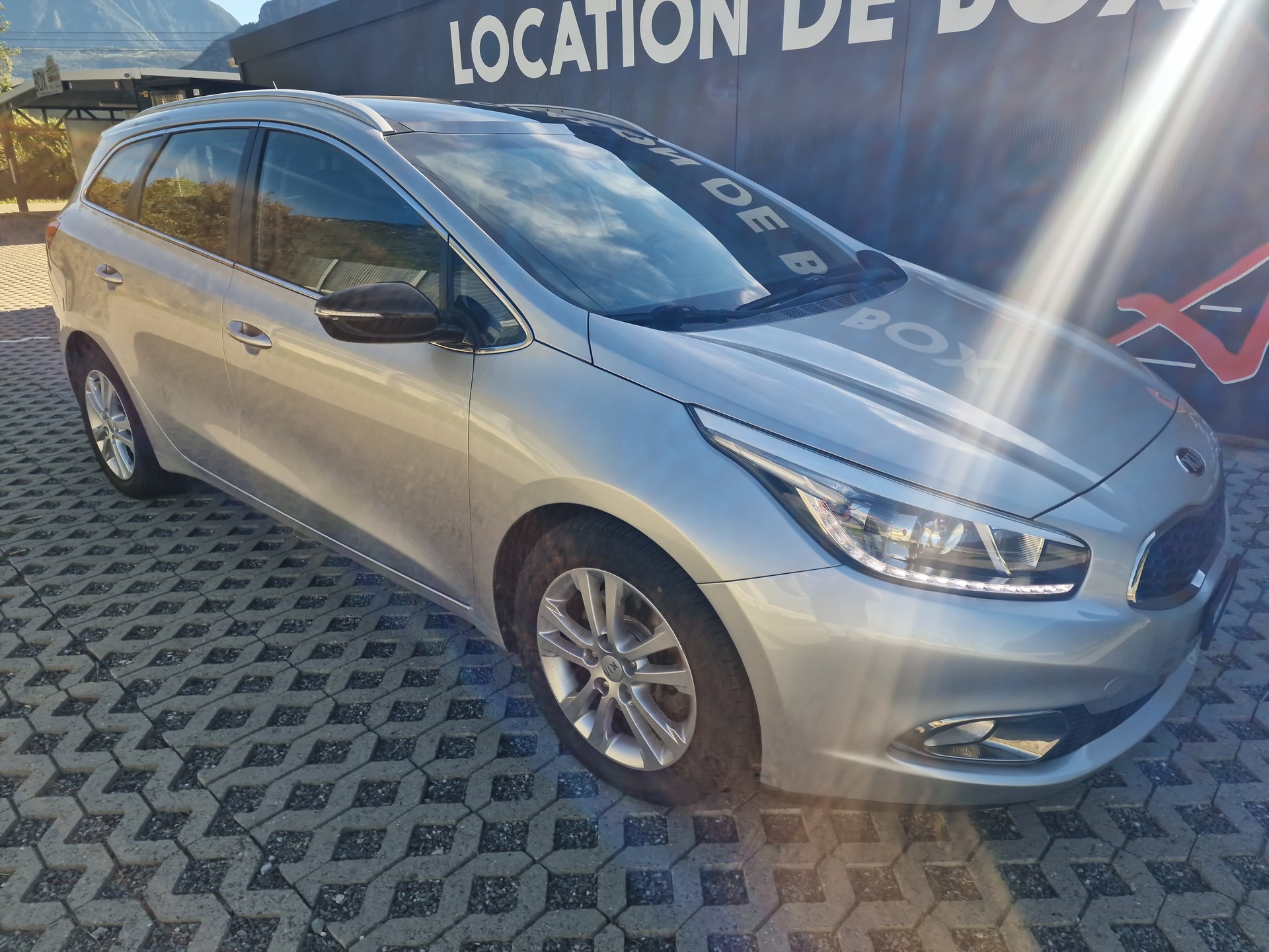 KIA Cee'd Sportswagon 1.6 GDi Trend DCT-image-2