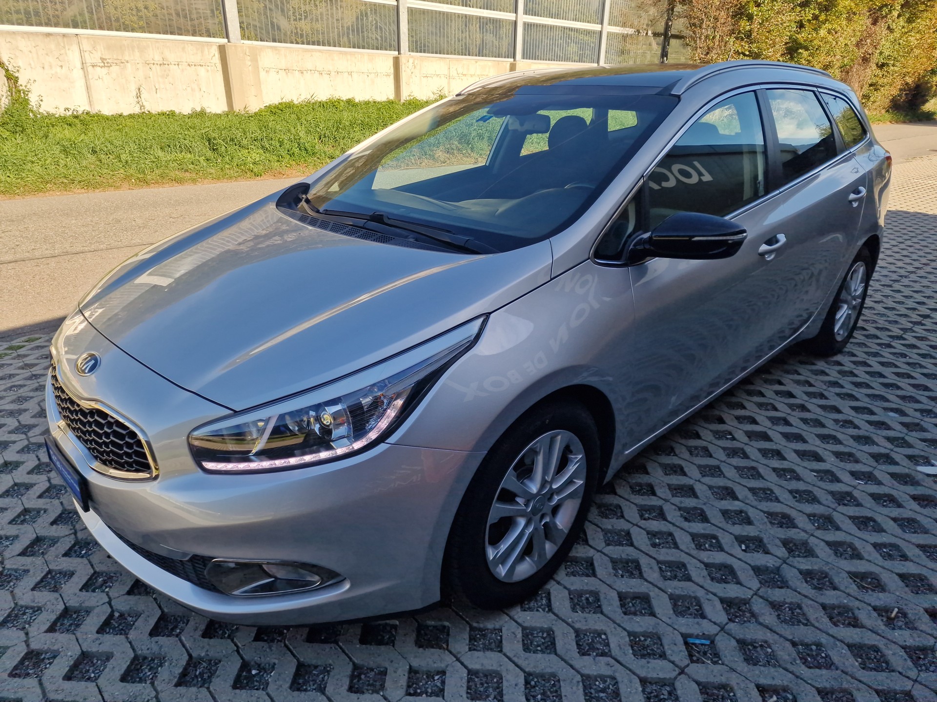 KIA Cee'd Sportswagon 1.6 GDi Trend DCT-image-1