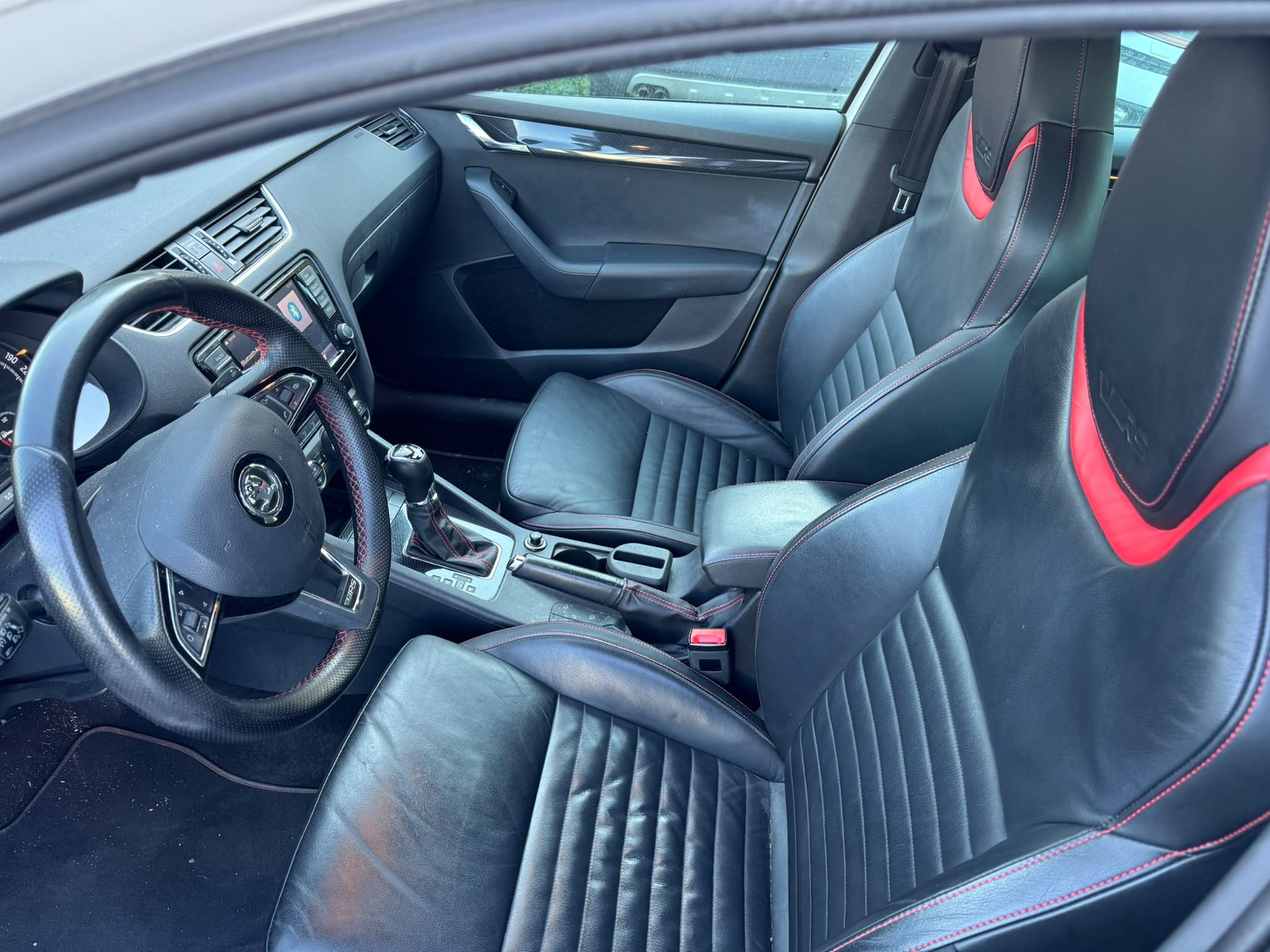 SKODA Octavia Combi 2.0 TDI RS DSG-image-8