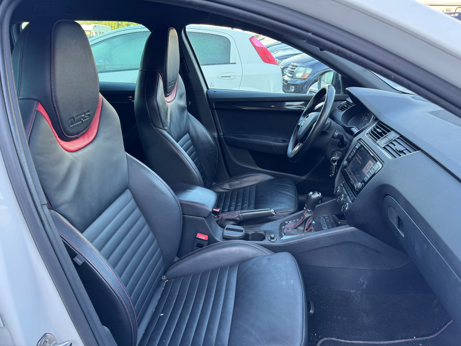SKODA Octavia Combi 2.0 TDI RS DSG-image-9