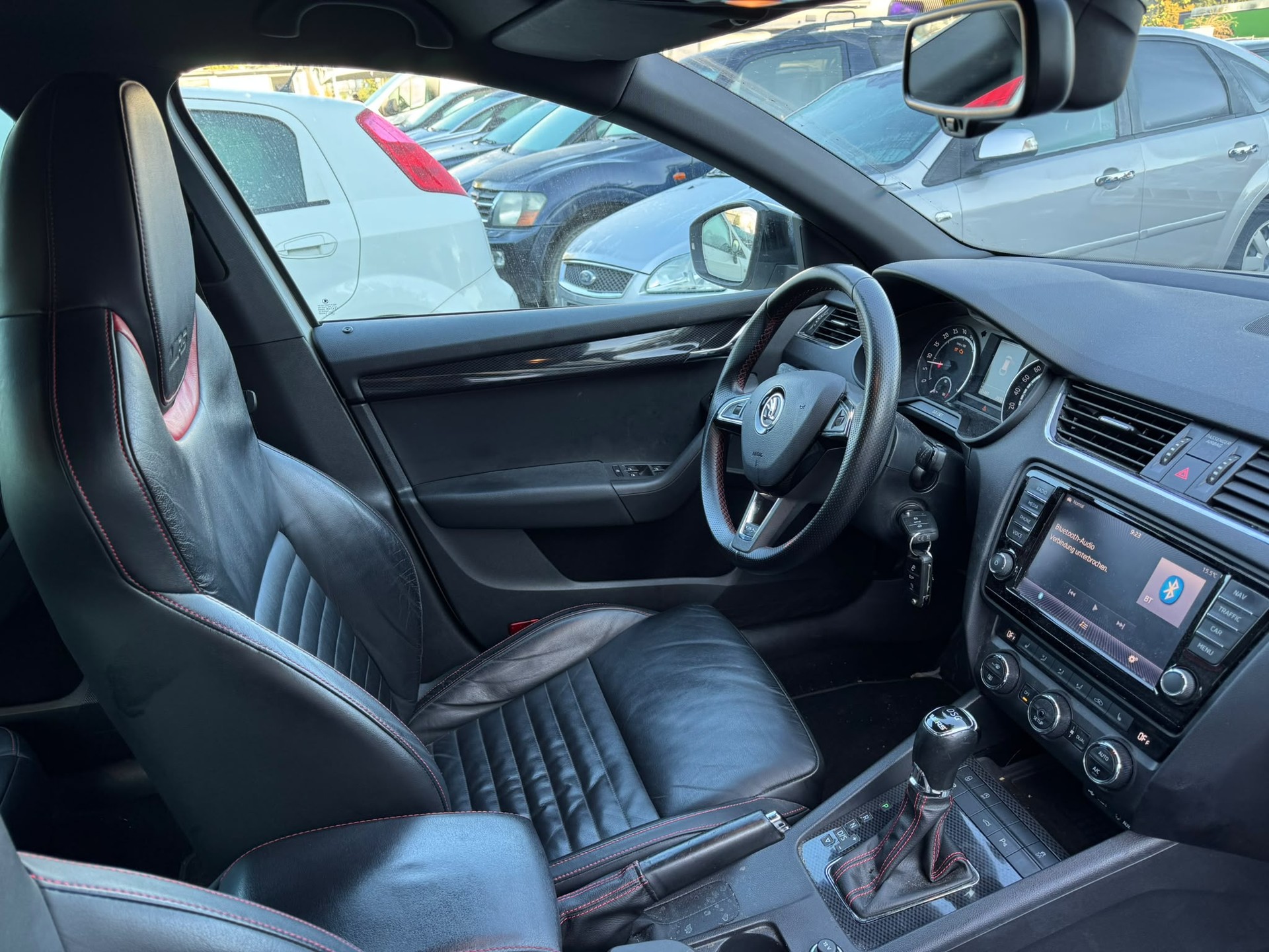 SKODA Octavia Combi 2.0 TDI RS DSG-image-11