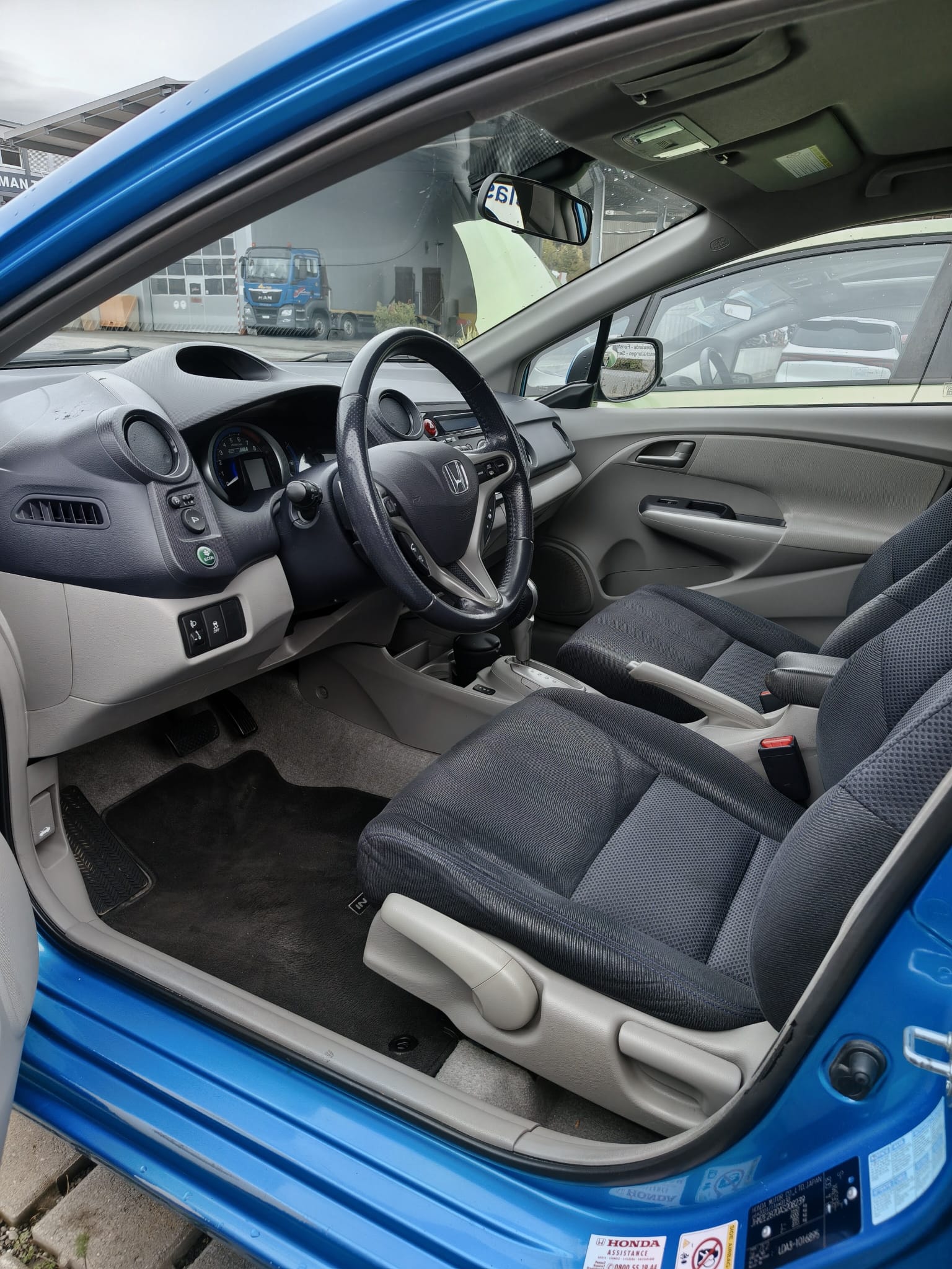 HONDA Insight 1.3i Hybrid Elegance CVT-image-3