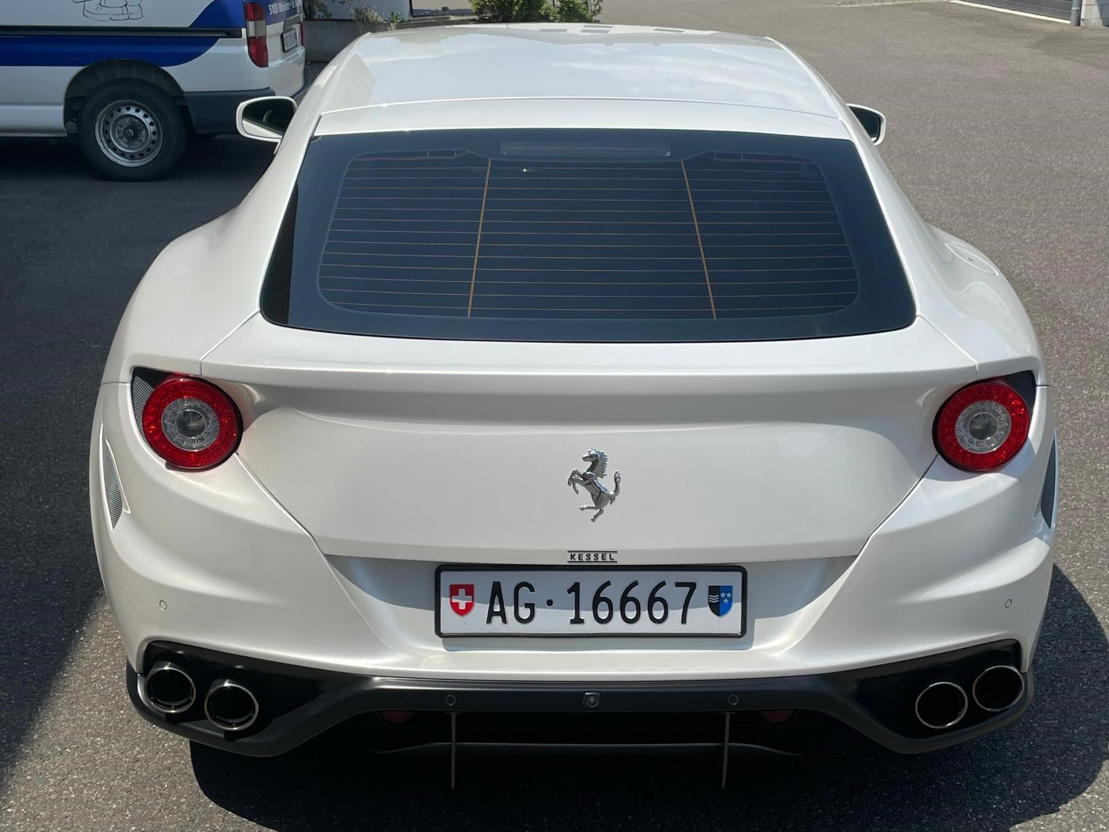 FERRARI FF Frisch ab Ferrari Service-image-3