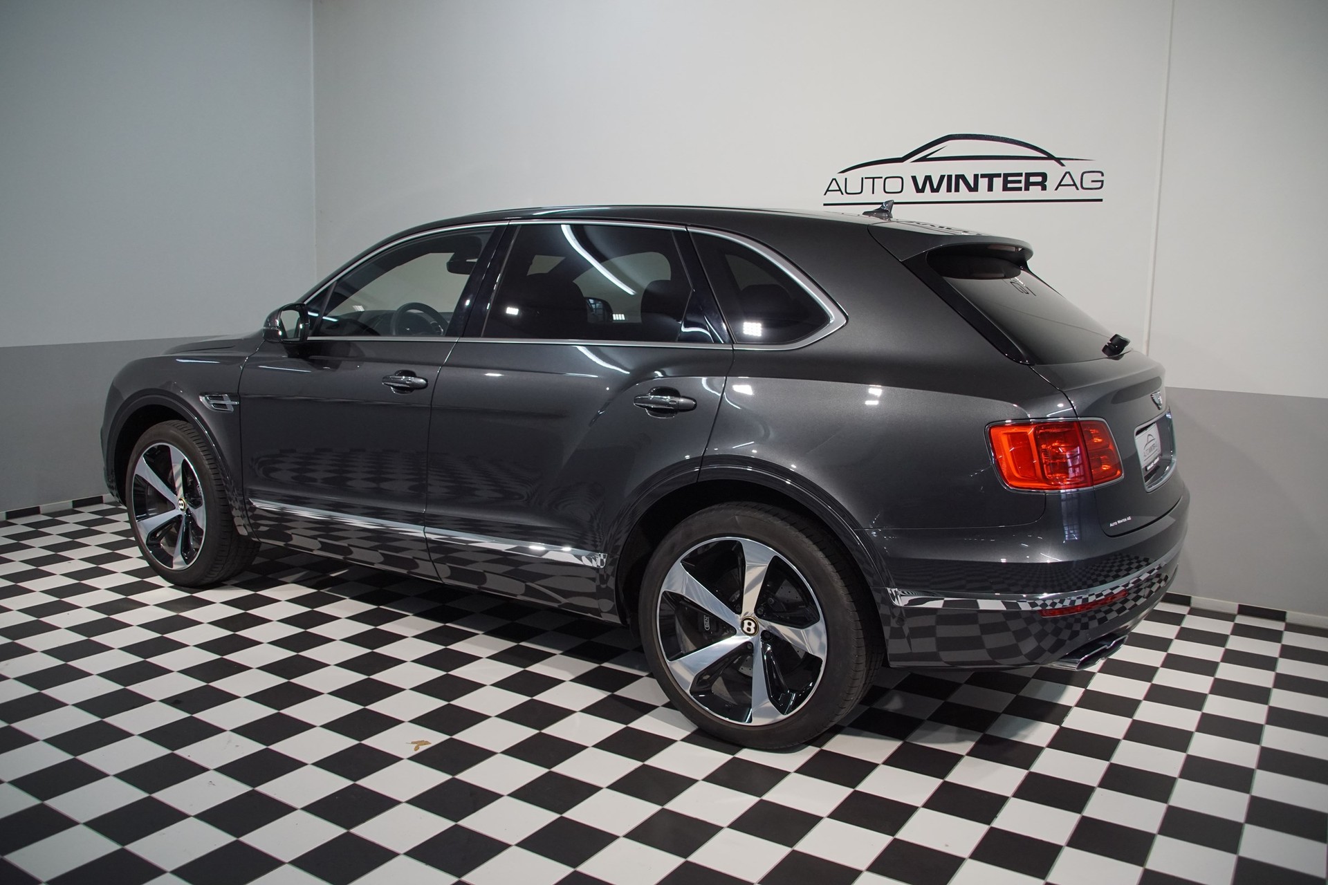 BENTLEY Bentayga V8 Jubilé Edt.-image-5