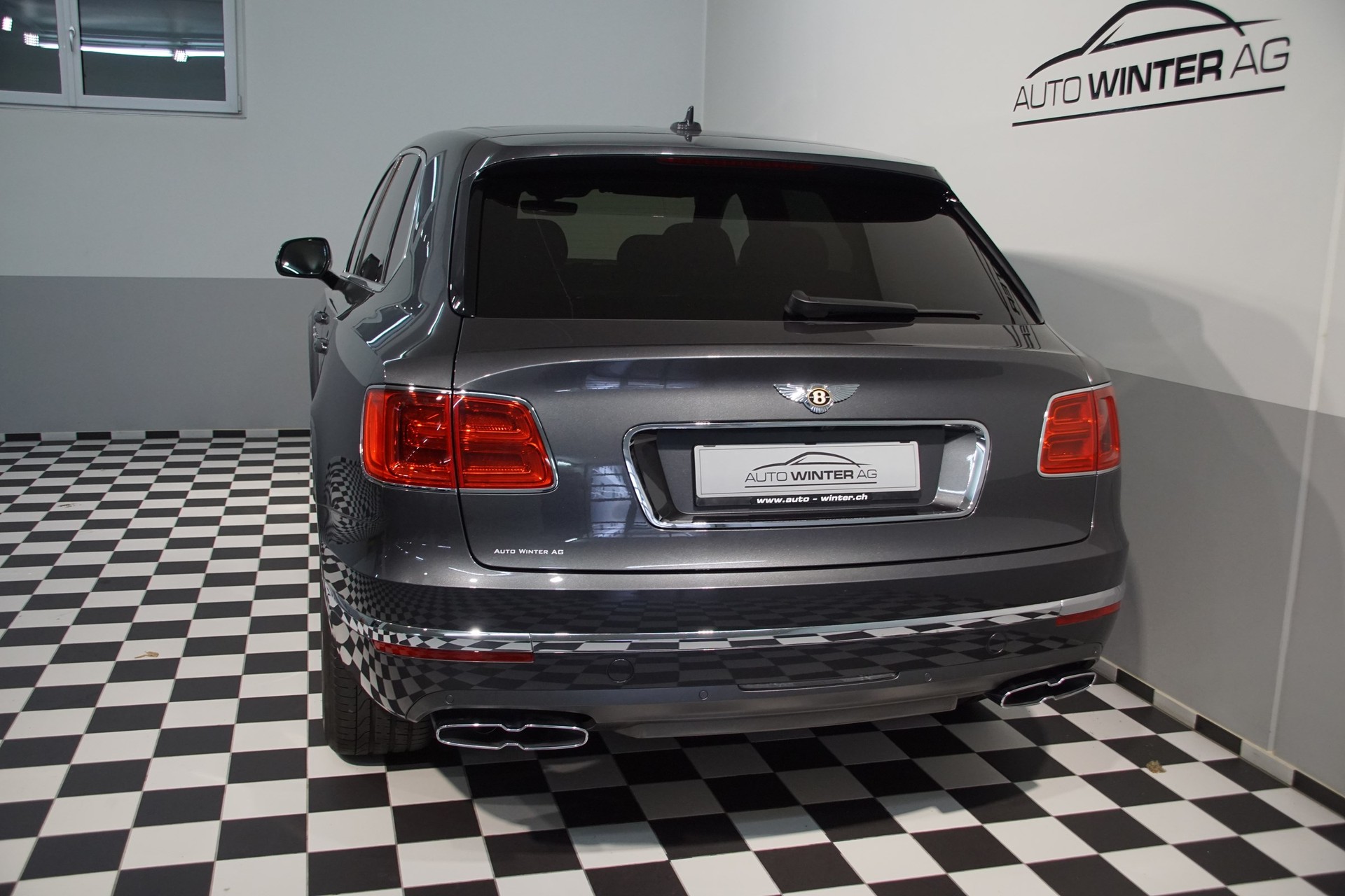 BENTLEY Bentayga V8 Jubilé Edt.-image-7