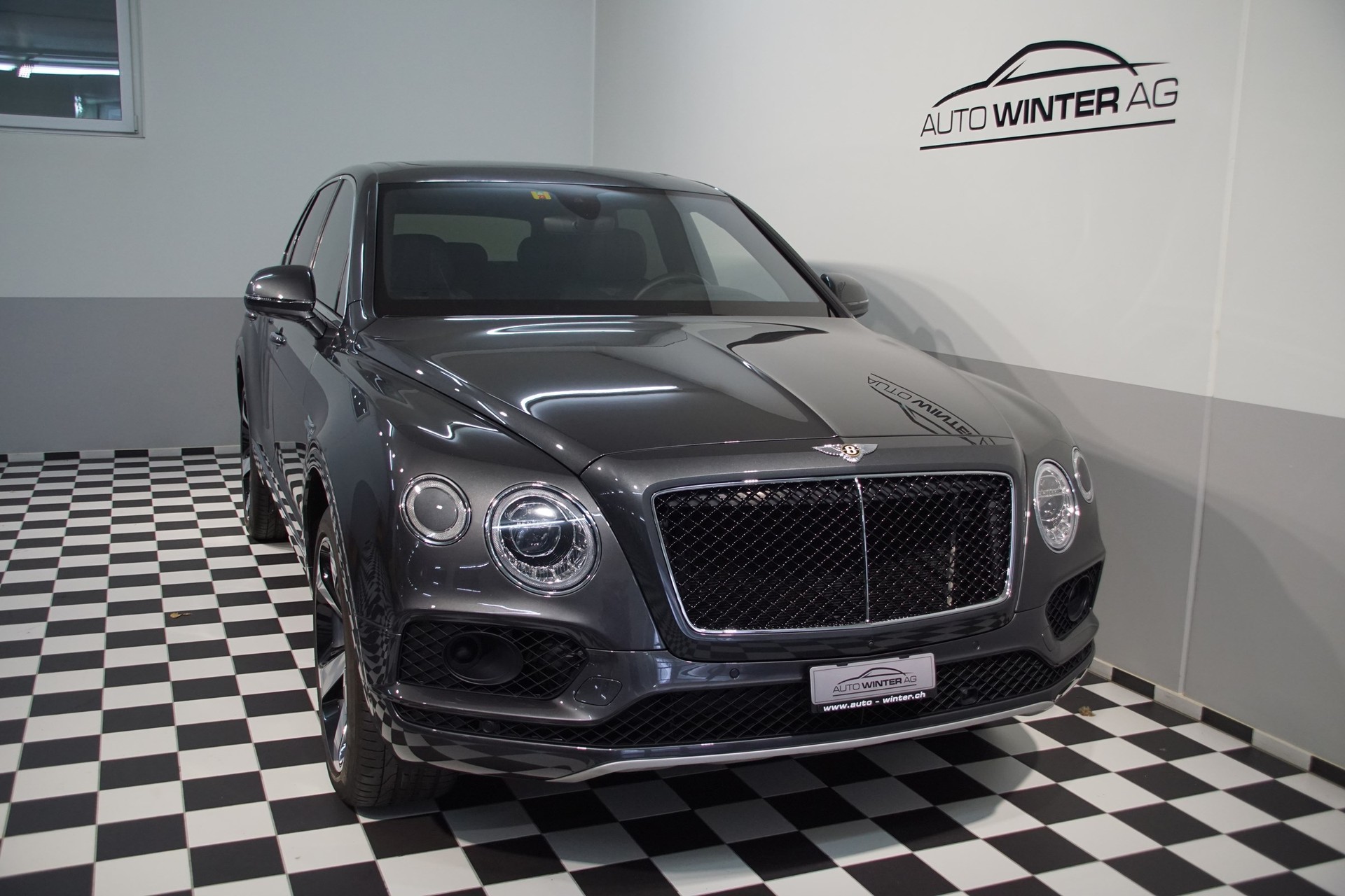 BENTLEY Bentayga V8 Jubilé Edt.-image-2