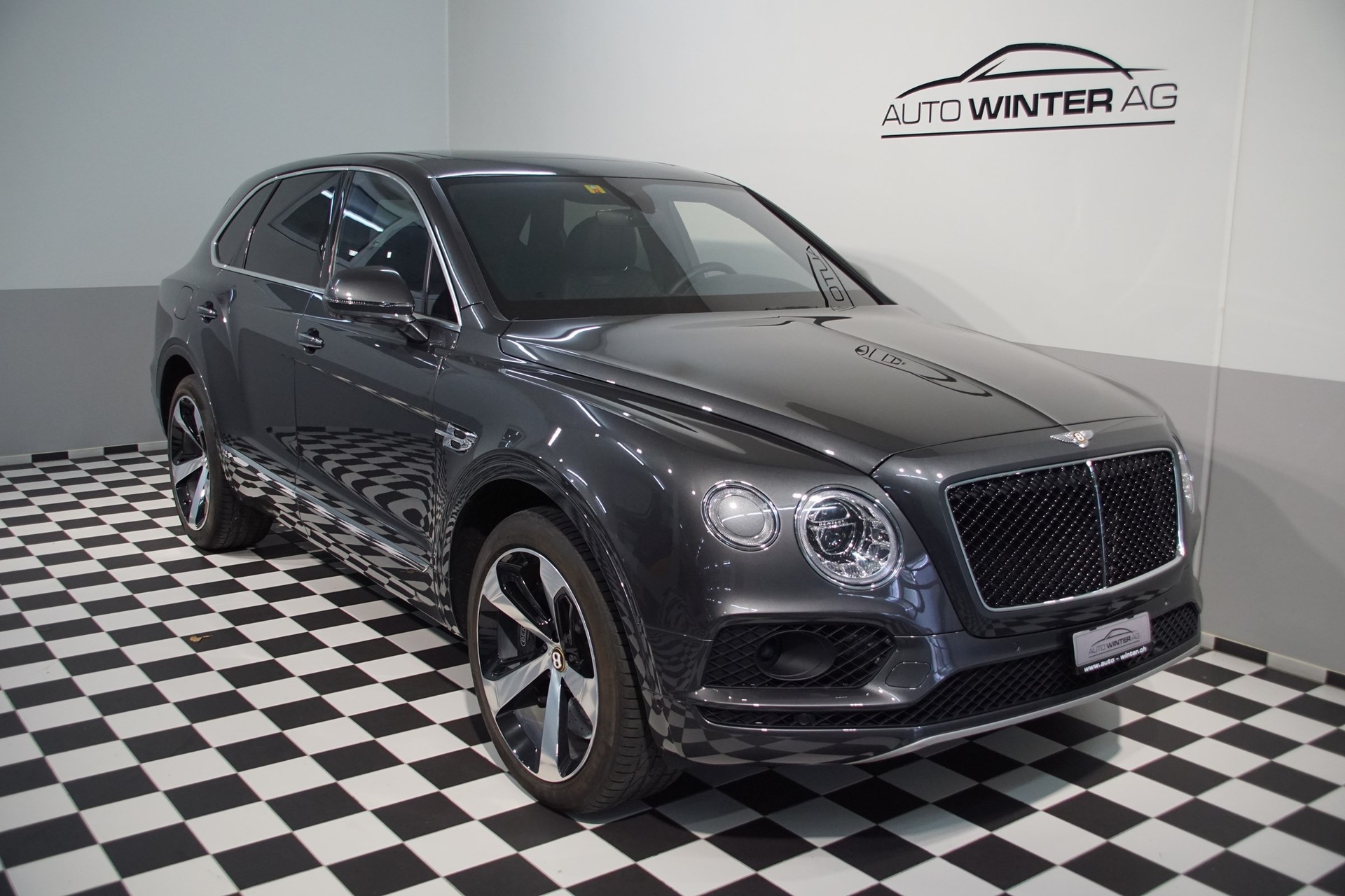 BENTLEY Bentayga V8 Jubilé Edt.-image-0
