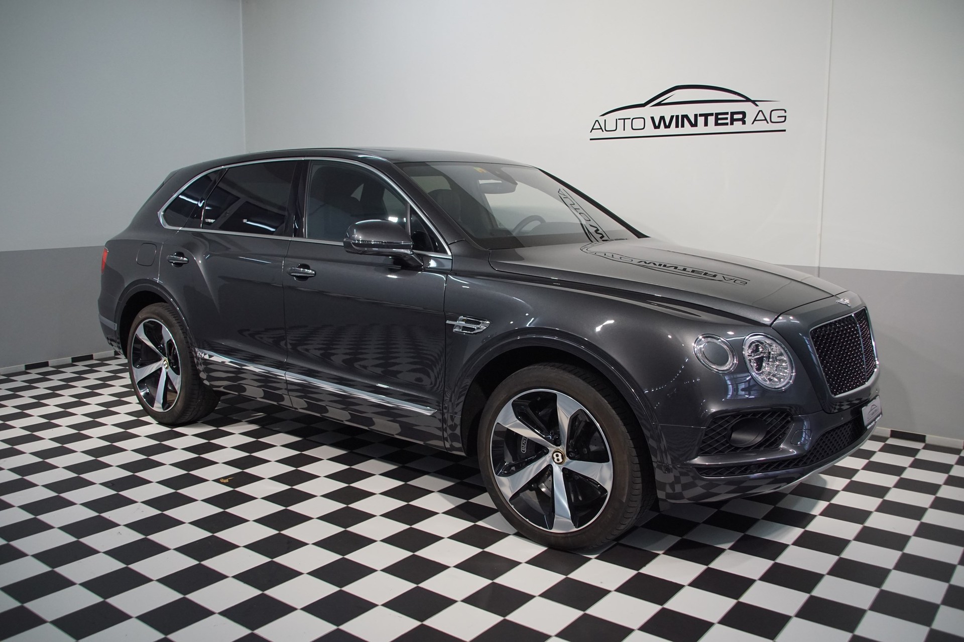 BENTLEY Bentayga V8 Jubilé Edt.-image-1