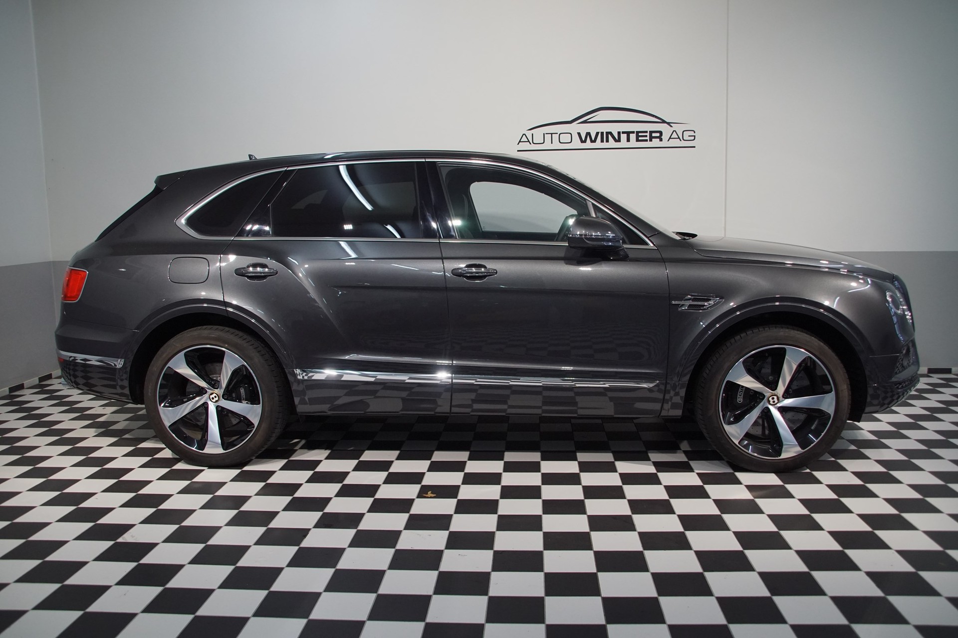 BENTLEY Bentayga V8 Jubilé Edt.-image-3