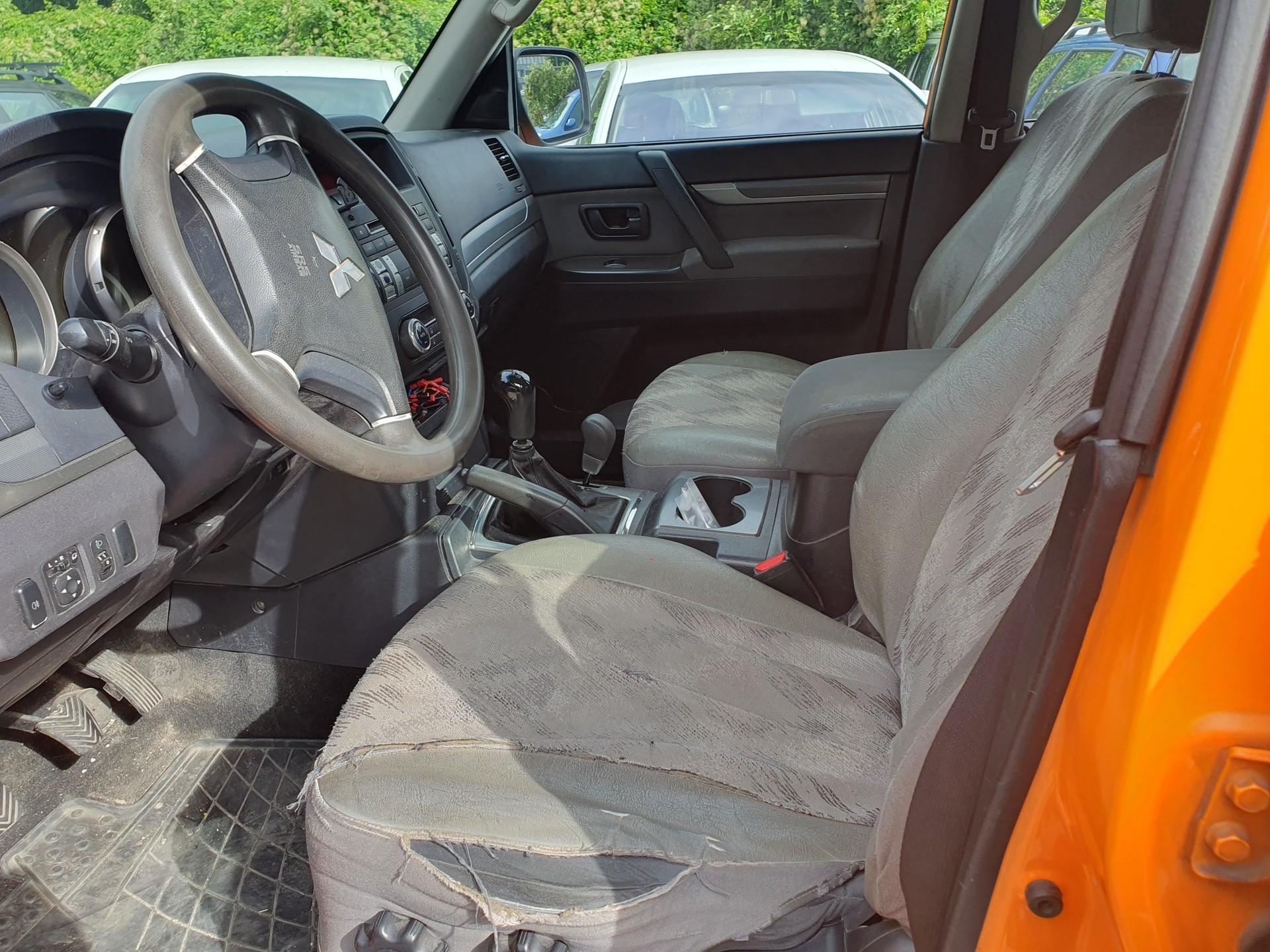 MITSUBISHI Pajero 3.2 DI-D 7 Plätzer-image-5