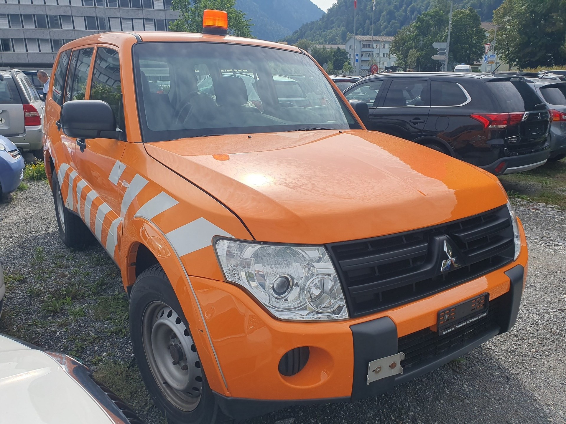 MITSUBISHI Pajero 3.2 DI-D 7 Plätzer-image-0