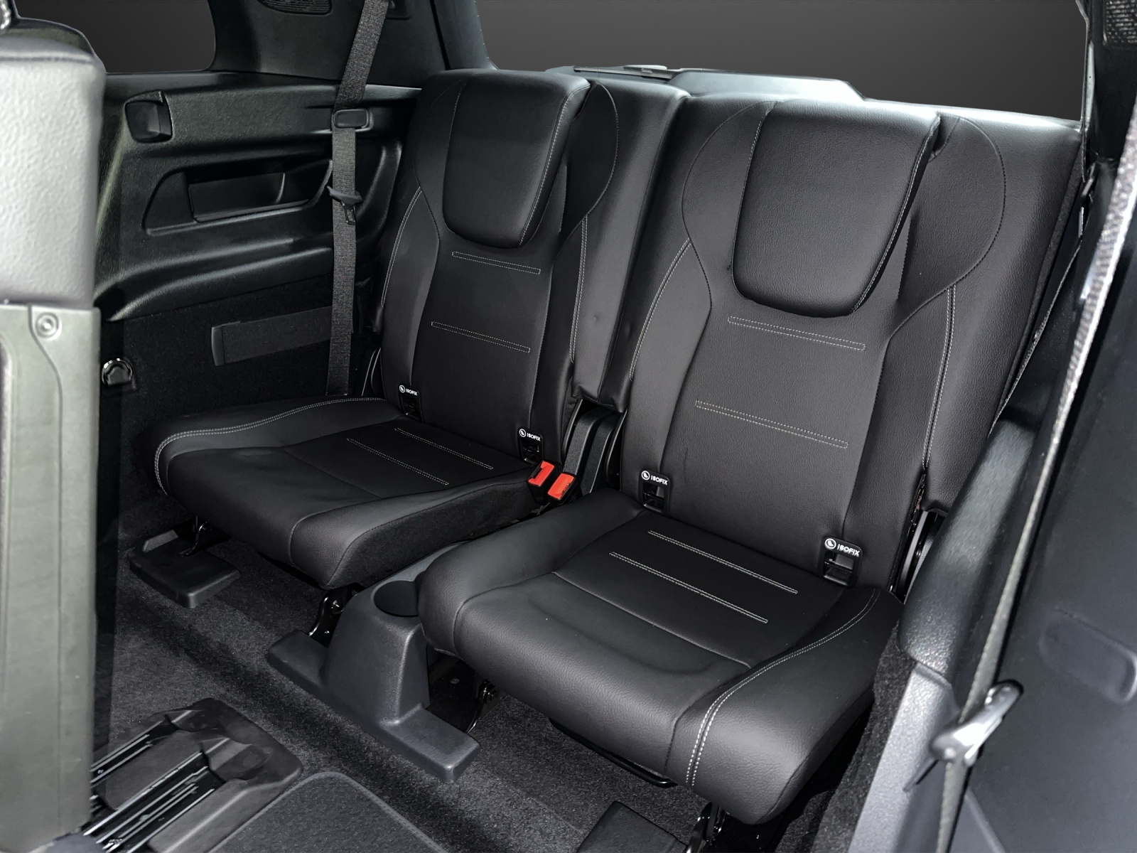 MERCEDES-BENZ GLB 250 4Matic 8G-Tronic-image-11