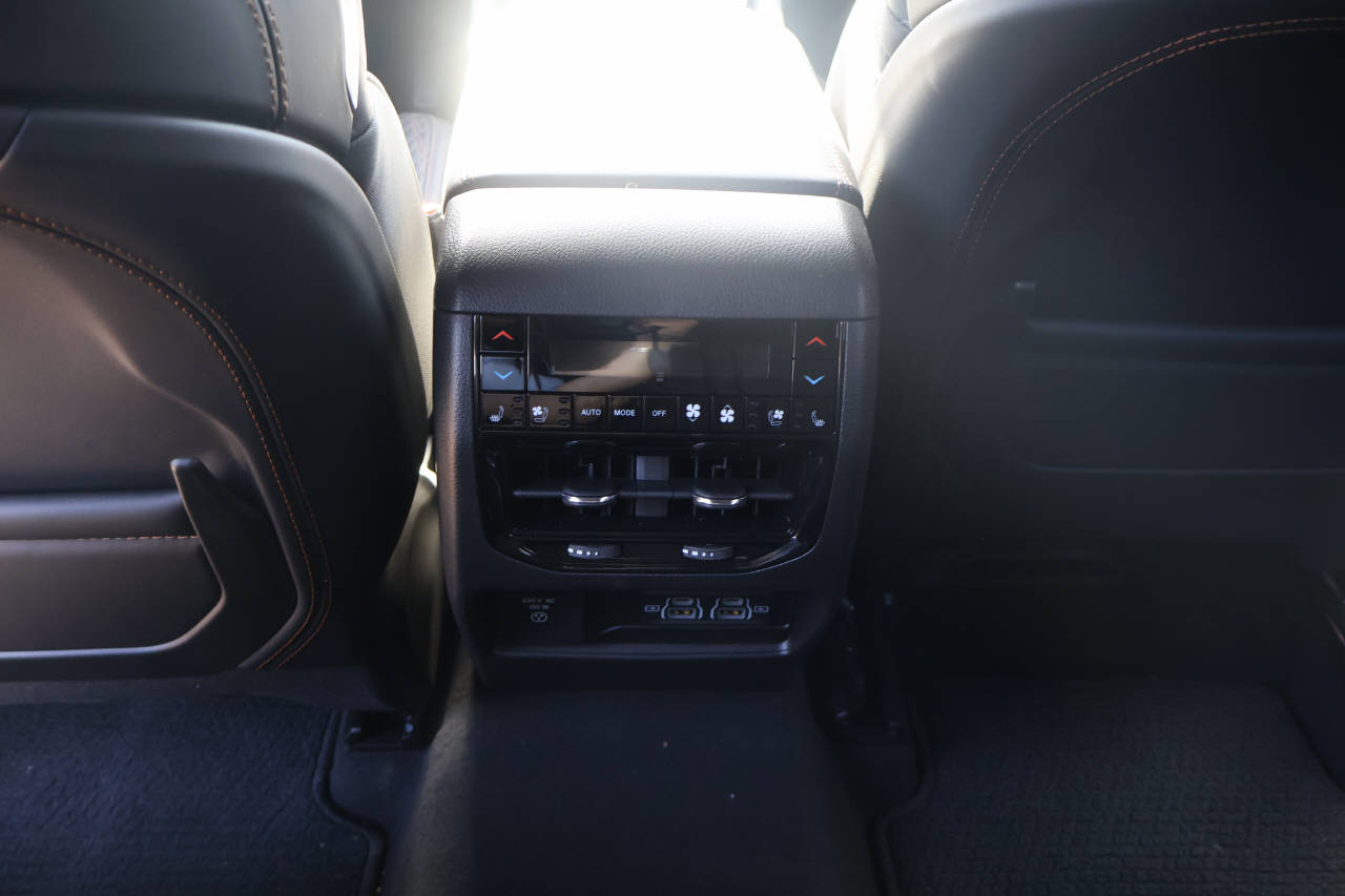 JEEP Grand Cherokee 2.0 Turbo Summit Reserve 4xe-image-15