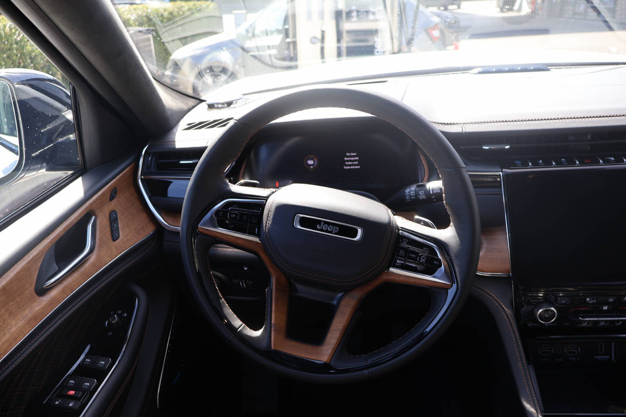 JEEP Grand Cherokee 2.0 Turbo Summit Reserve 4xe-image-11