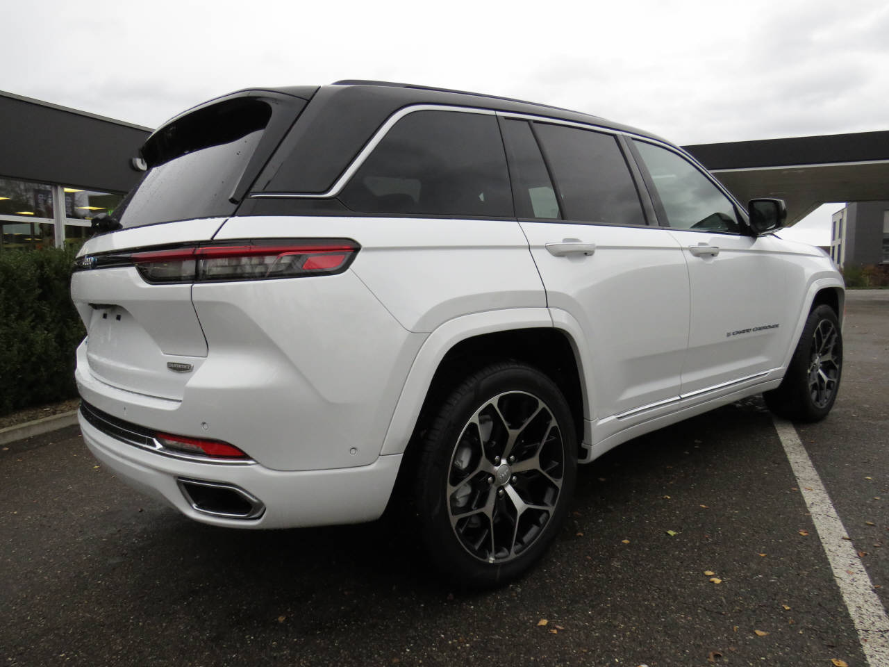 JEEP Grand Cherokee 2.0 Turbo Summit Reserve 4xe-image-2