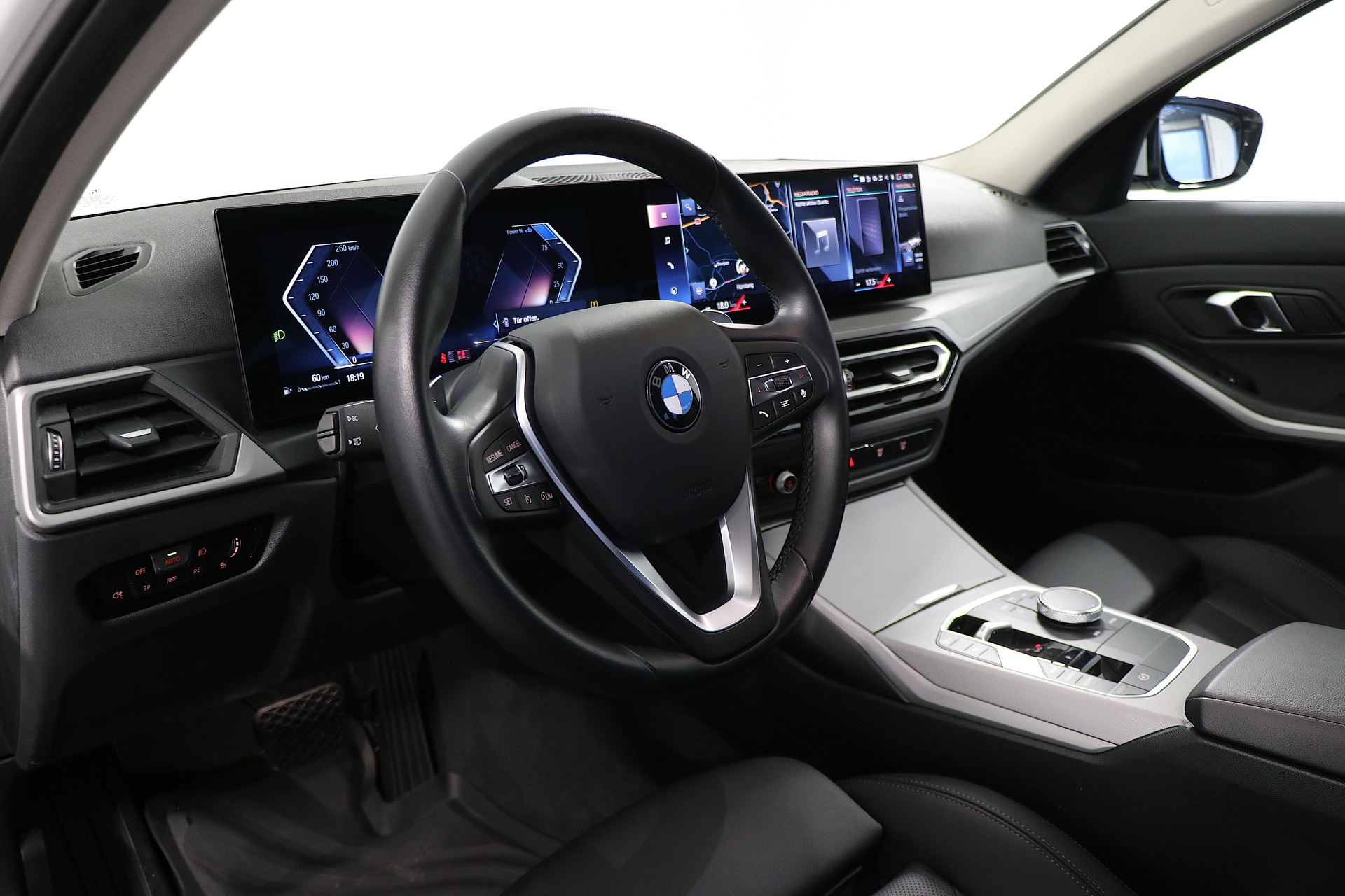 BMW 320d xDrive 48V Touring Steptronic-image-7