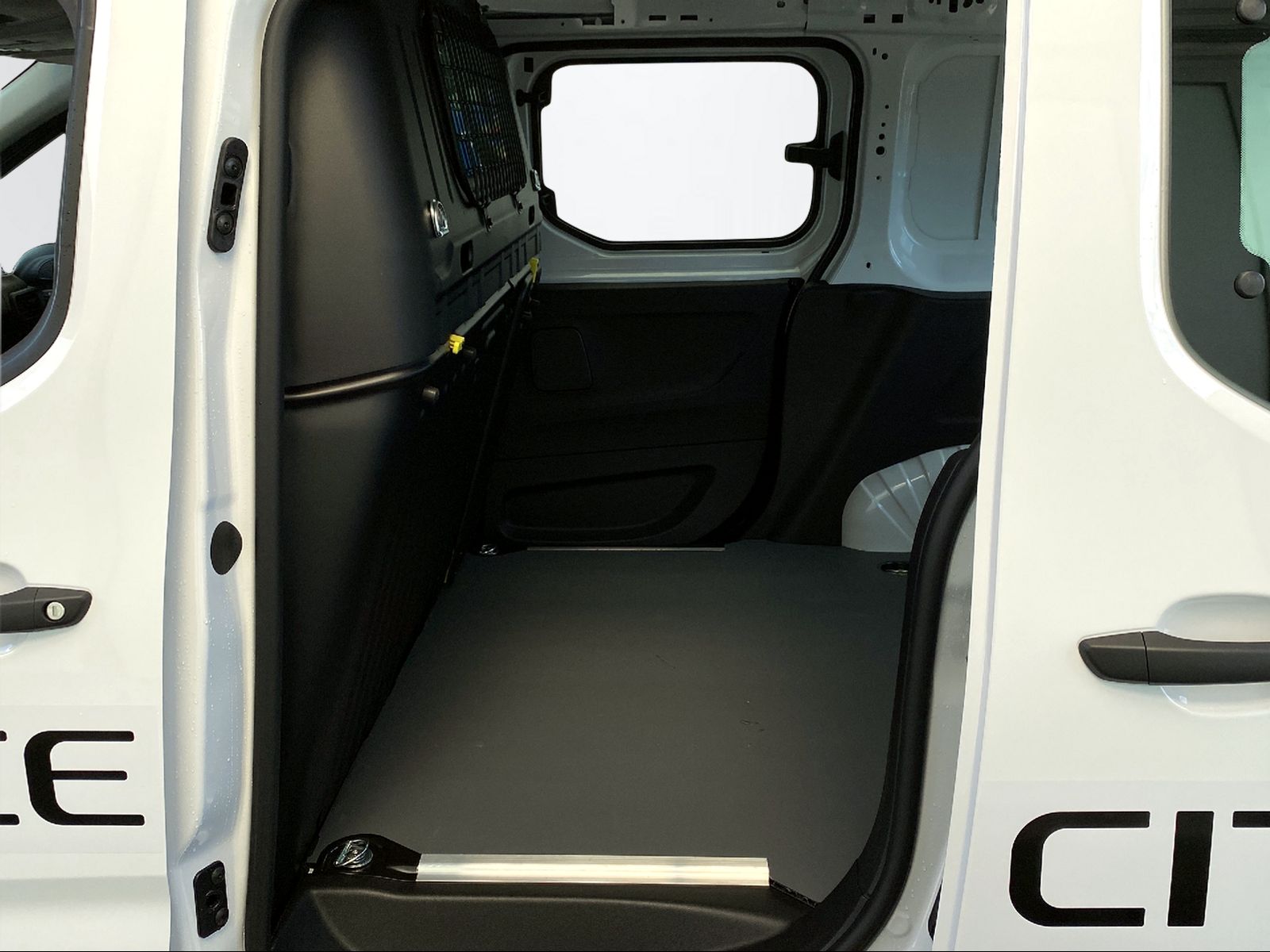 TOYOTA PROACE CITY Van L1 52KWh Active-image-10