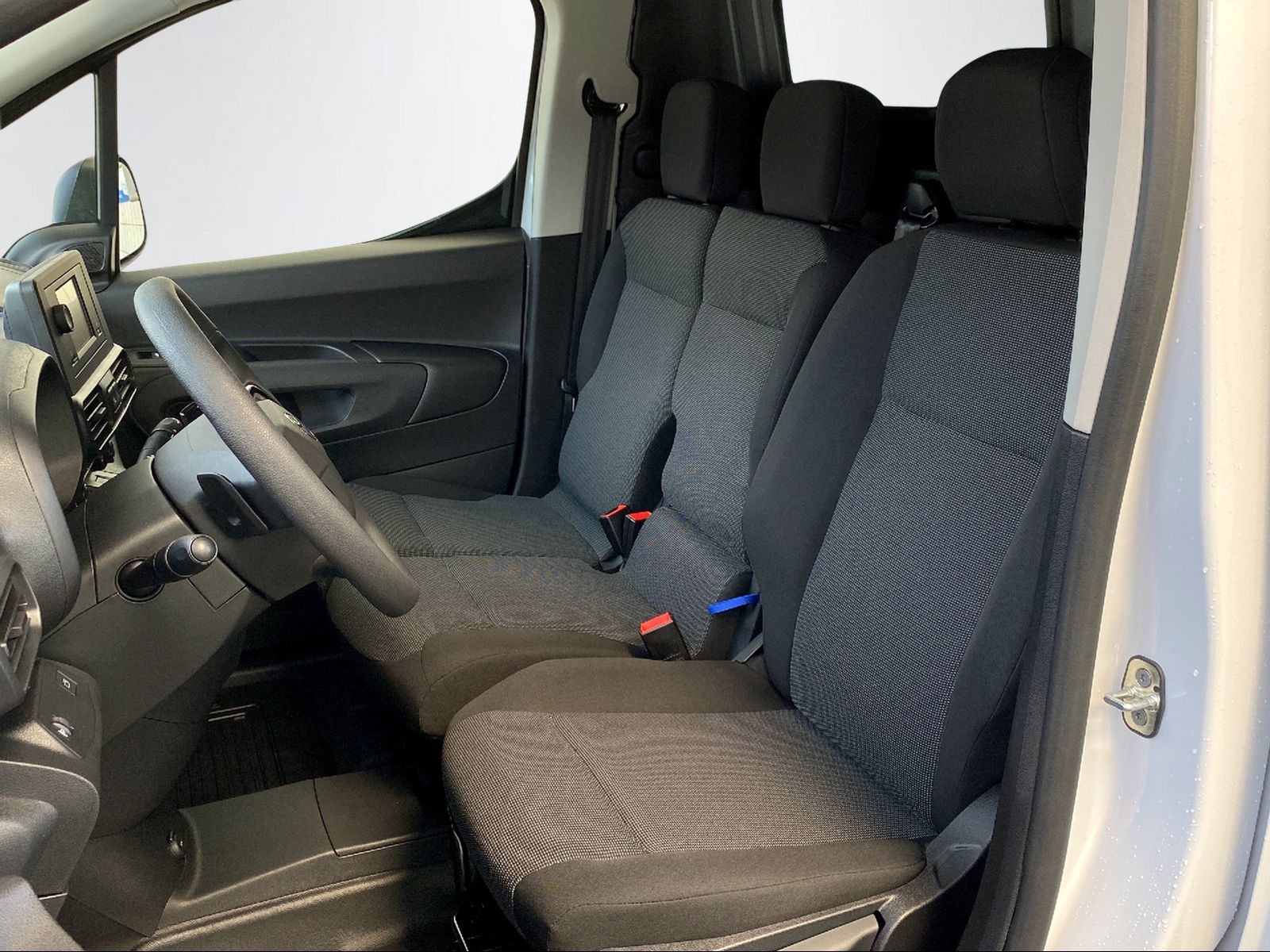TOYOTA PROACE CITY Van L1 52KWh Active-image-14