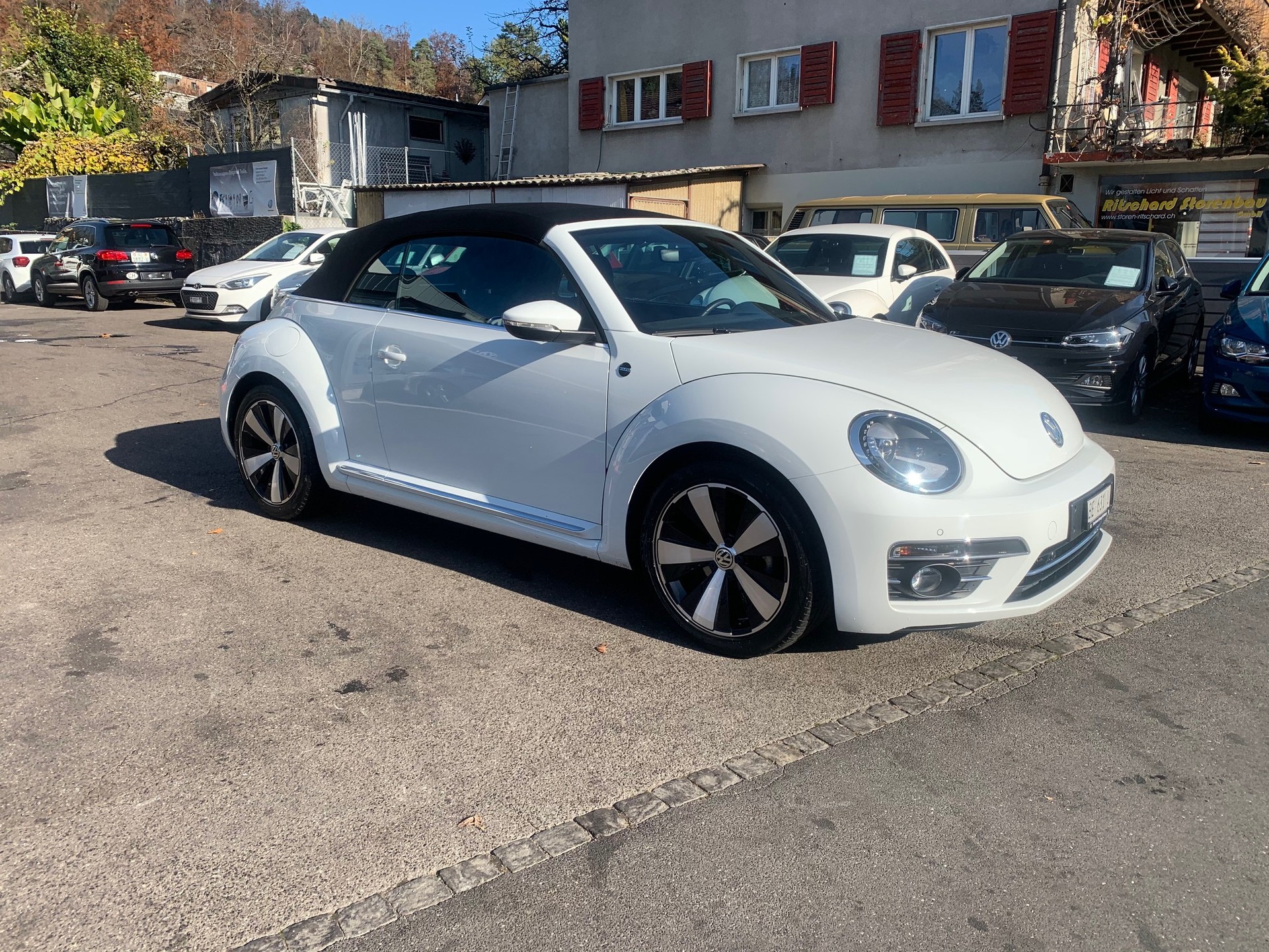 VW Beetle Cabriolet 1.4 TSI BMT Sound DSG-image-2