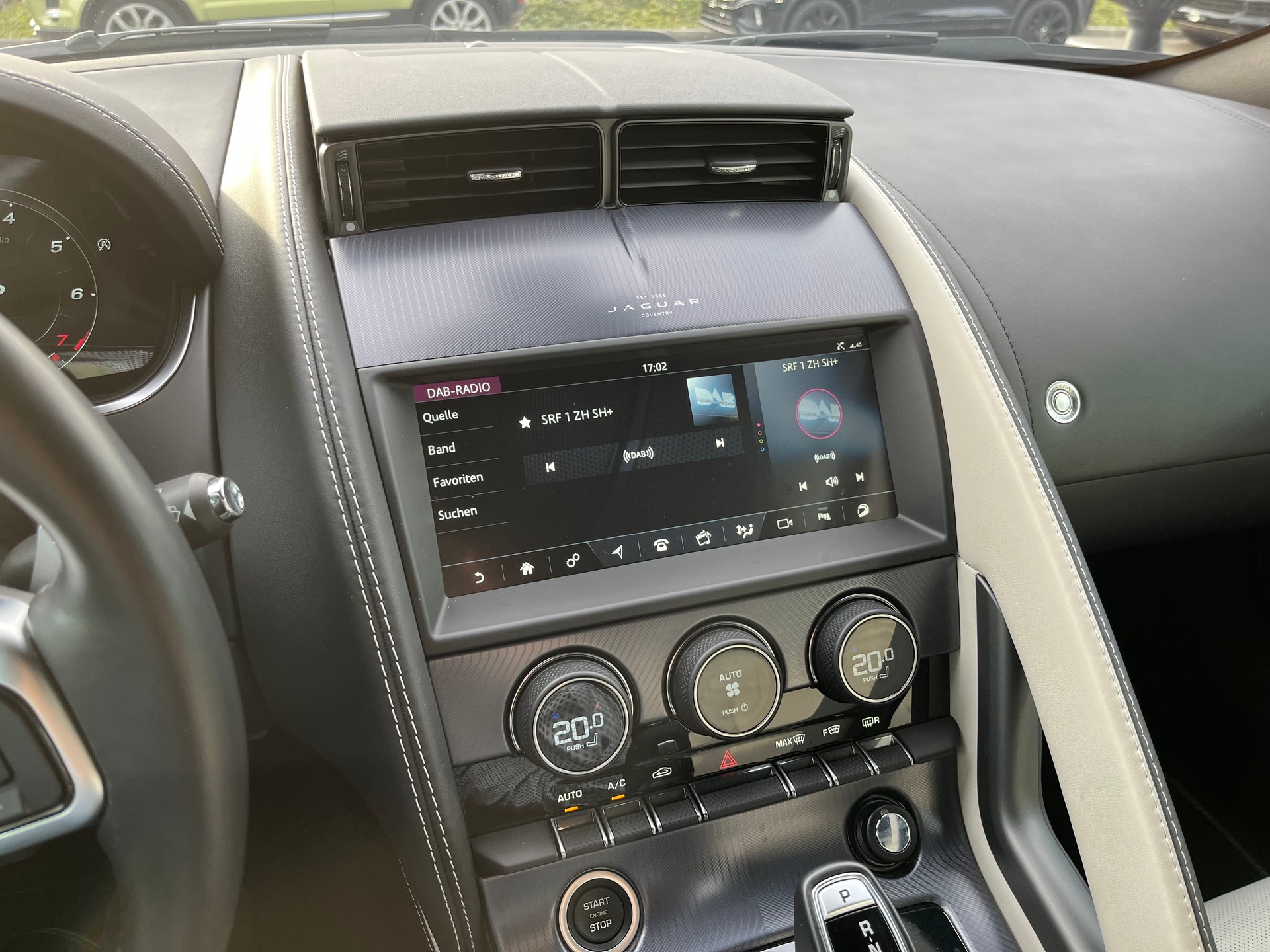 JAGUAR F-Type Convrtible 5.0 V8 R-Dynamic AWD Automatik-image-6