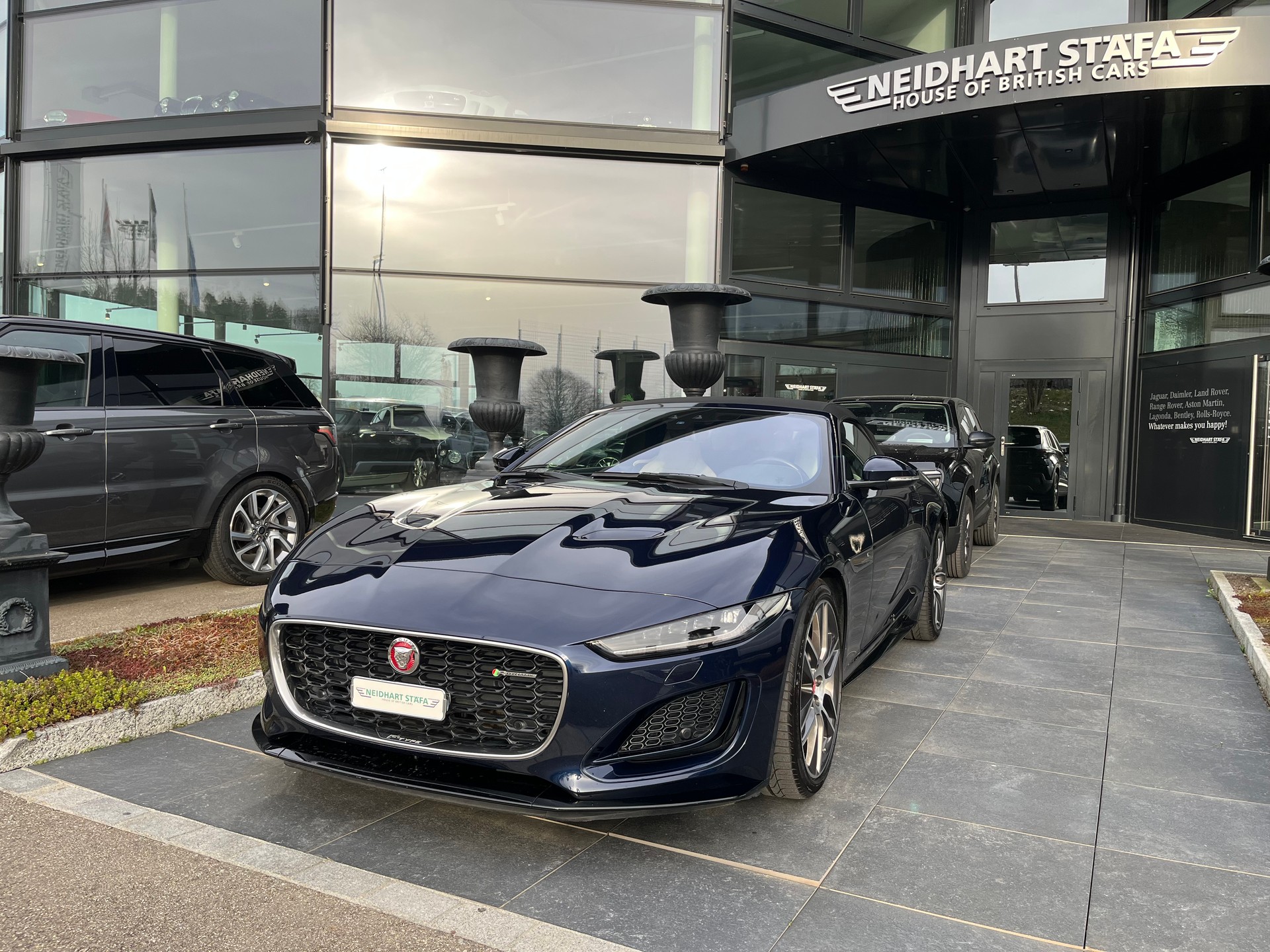 JAGUAR F-Type Convrtible 5.0 V8 R-Dynamic AWD Automatik-image-0