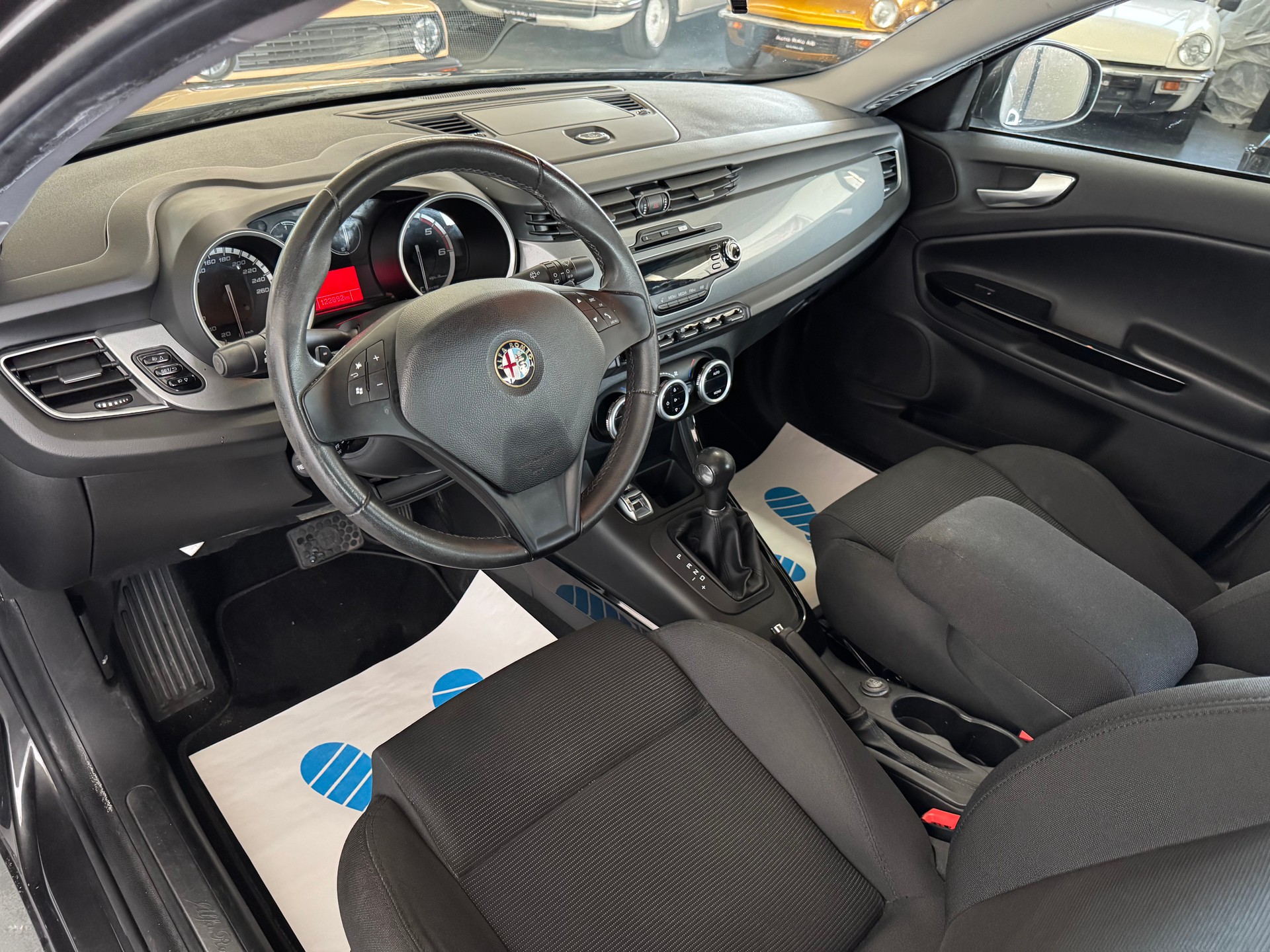 ALFA ROMEO Giulietta 2.0 JTDM Progression TCT-image-12