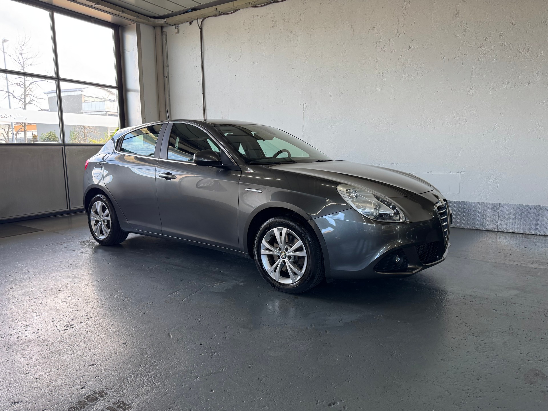 ALFA ROMEO Giulietta 2.0 JTDM Progression TCT-image-1