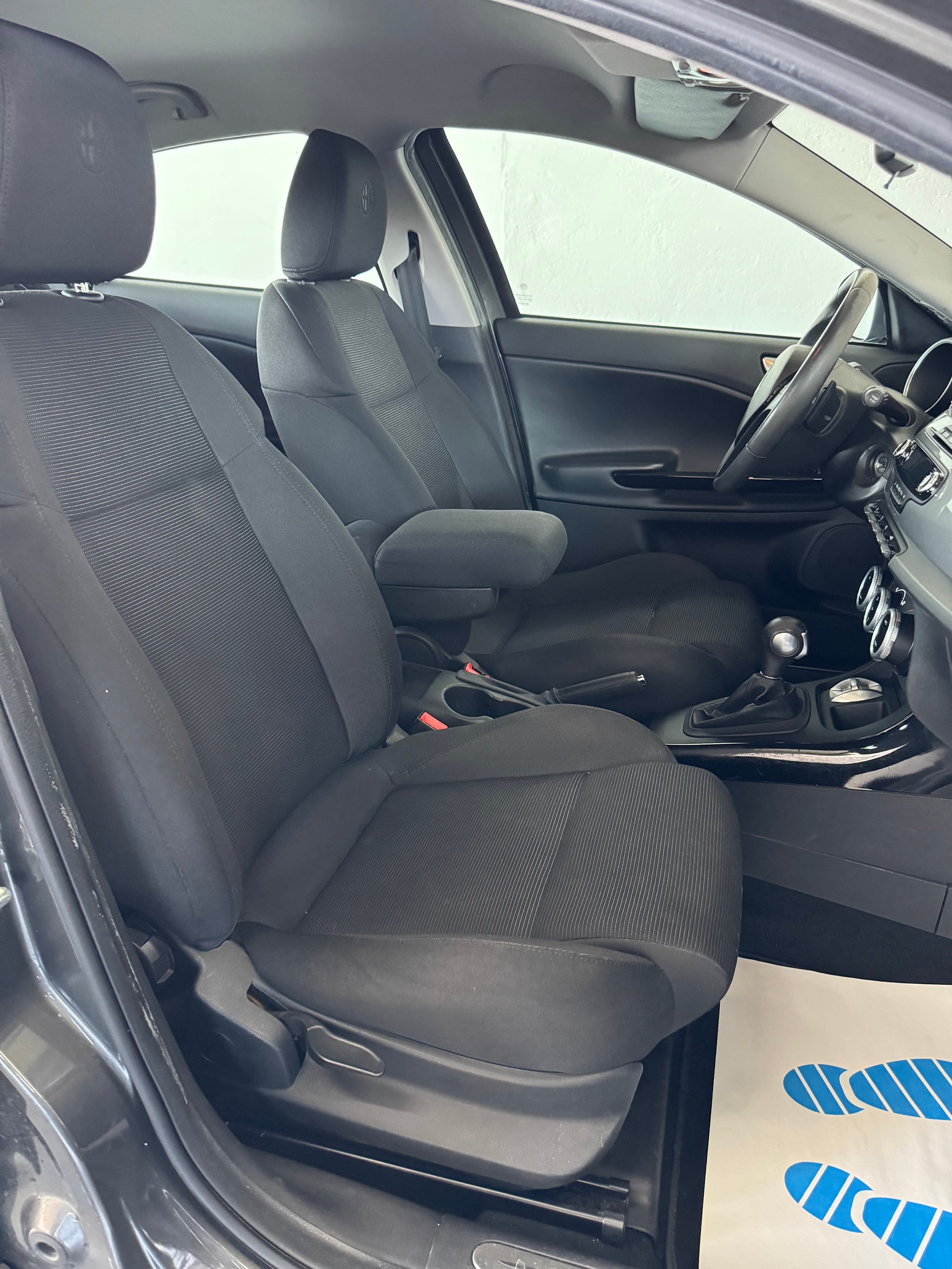 ALFA ROMEO Giulietta 2.0 JTDM Progression TCT-image-18