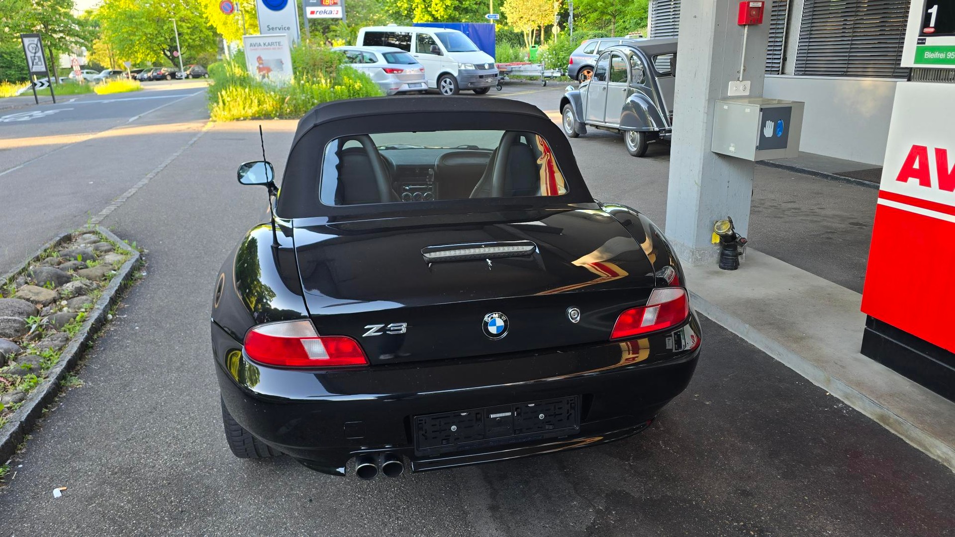 BMW Z3 3.0i Roadster-showroom-element-1