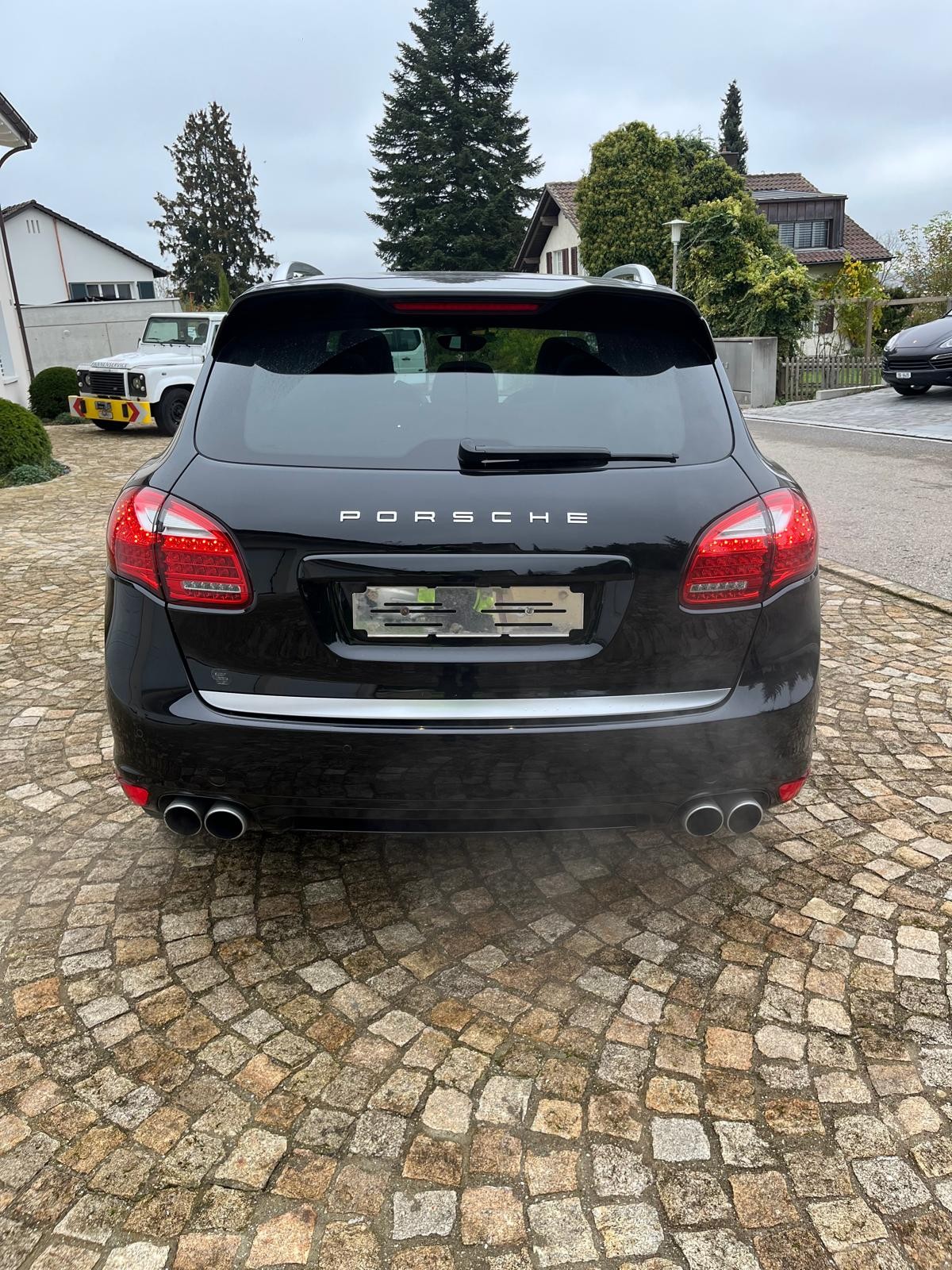 PORSCHE Cayenne Turbo-image-4