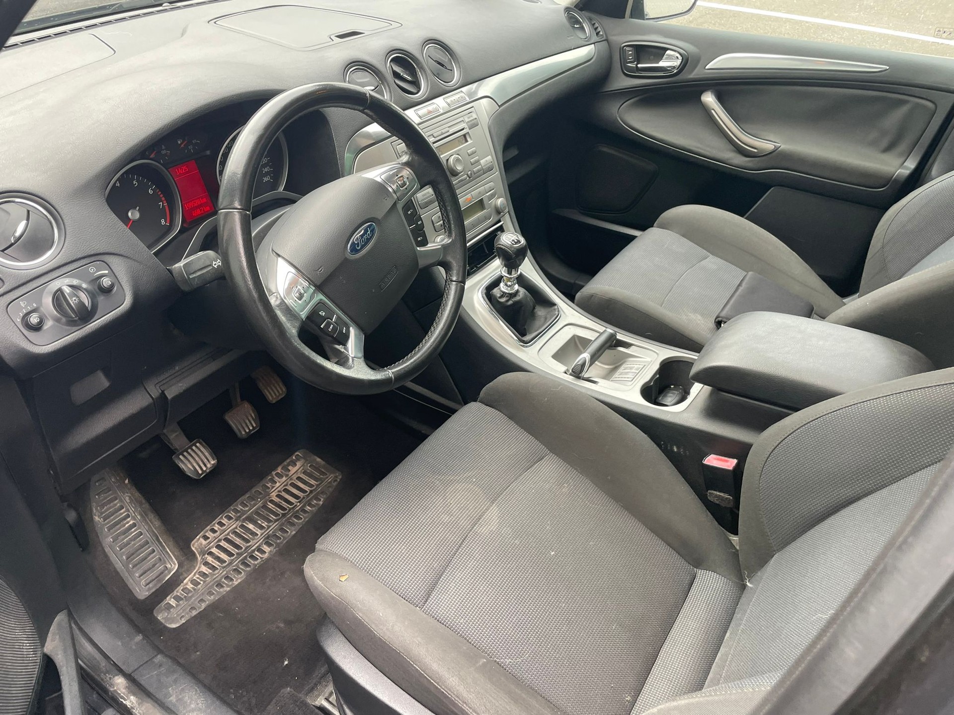 FORD S-Max 2.5i T Titanium-image-5