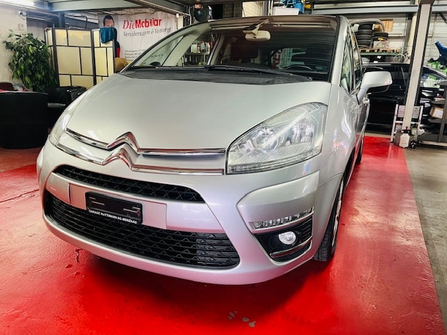 CITROEN C4 Picasso 1.6i 16V Attraction-image-0